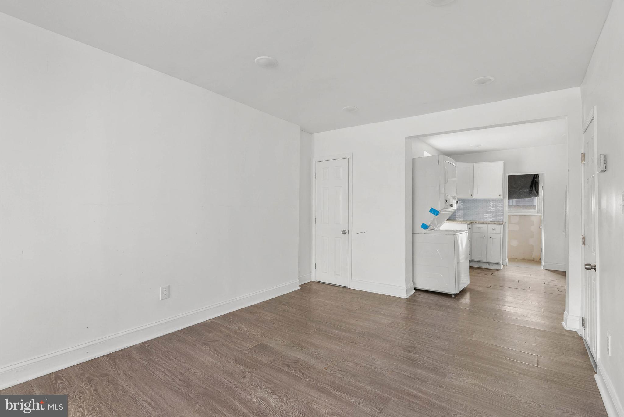 1652 S LECOUNT STREET