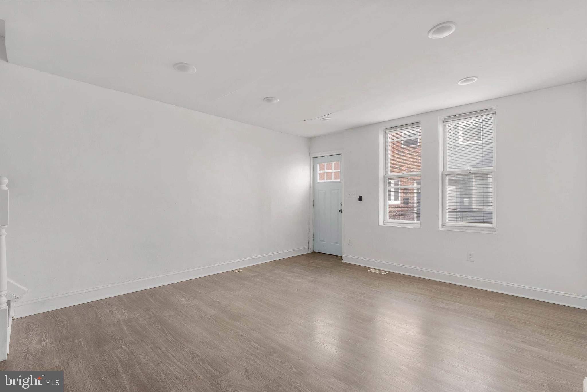 1652 S LECOUNT STREET