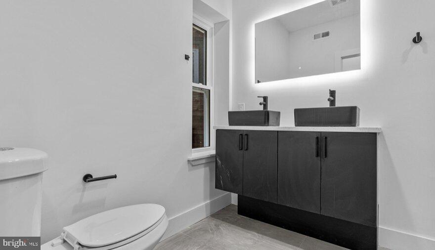 2816 W OXFORD STREET 3