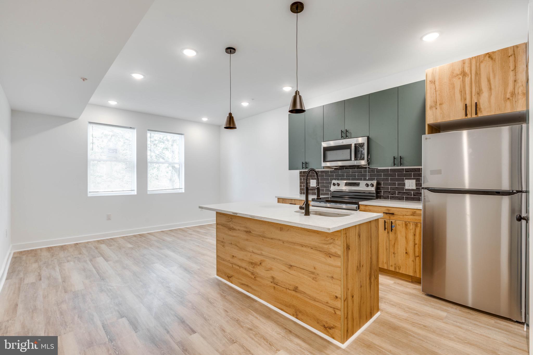 2348 N PARK AVENUE 3