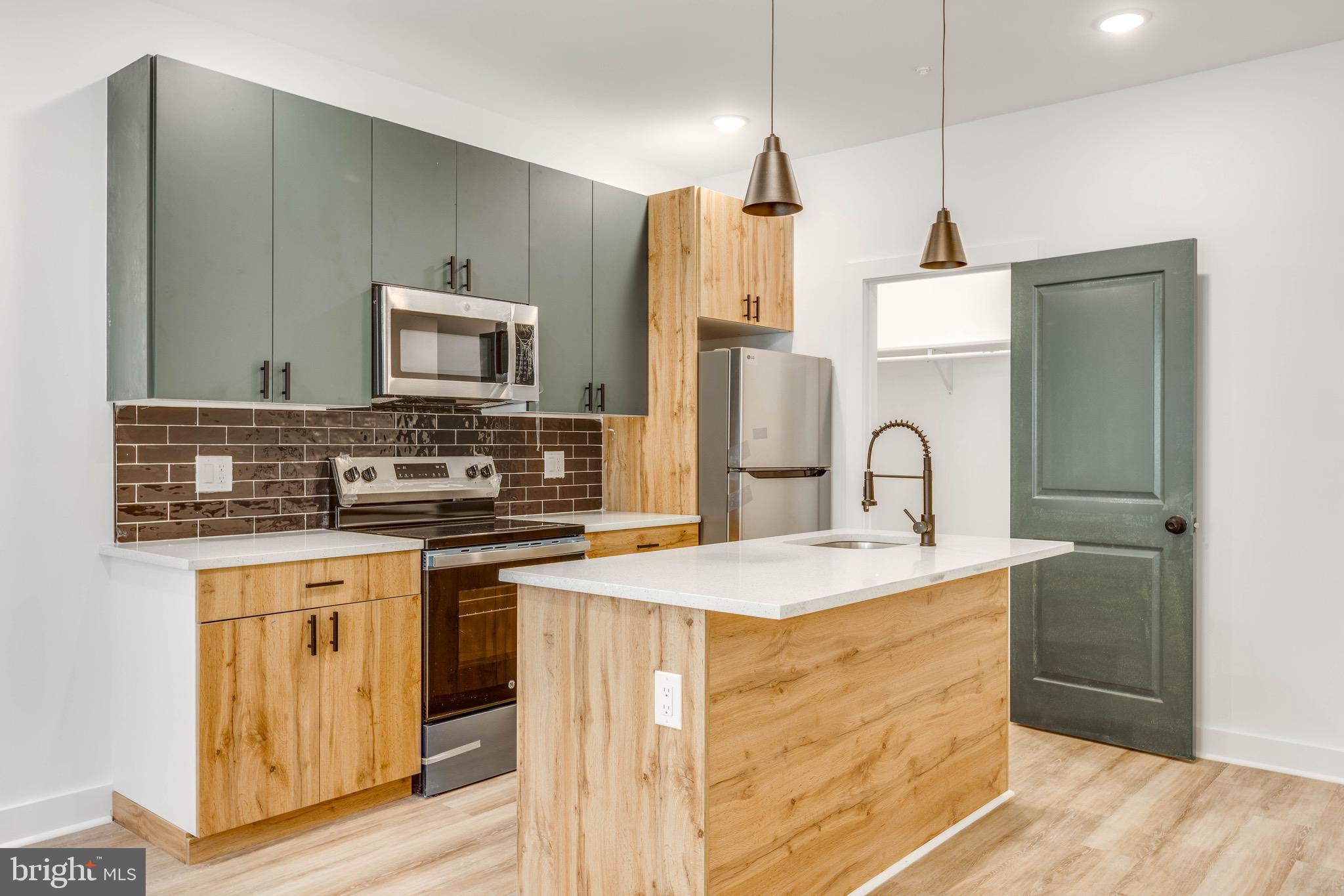 2348 N PARK AVENUE 3