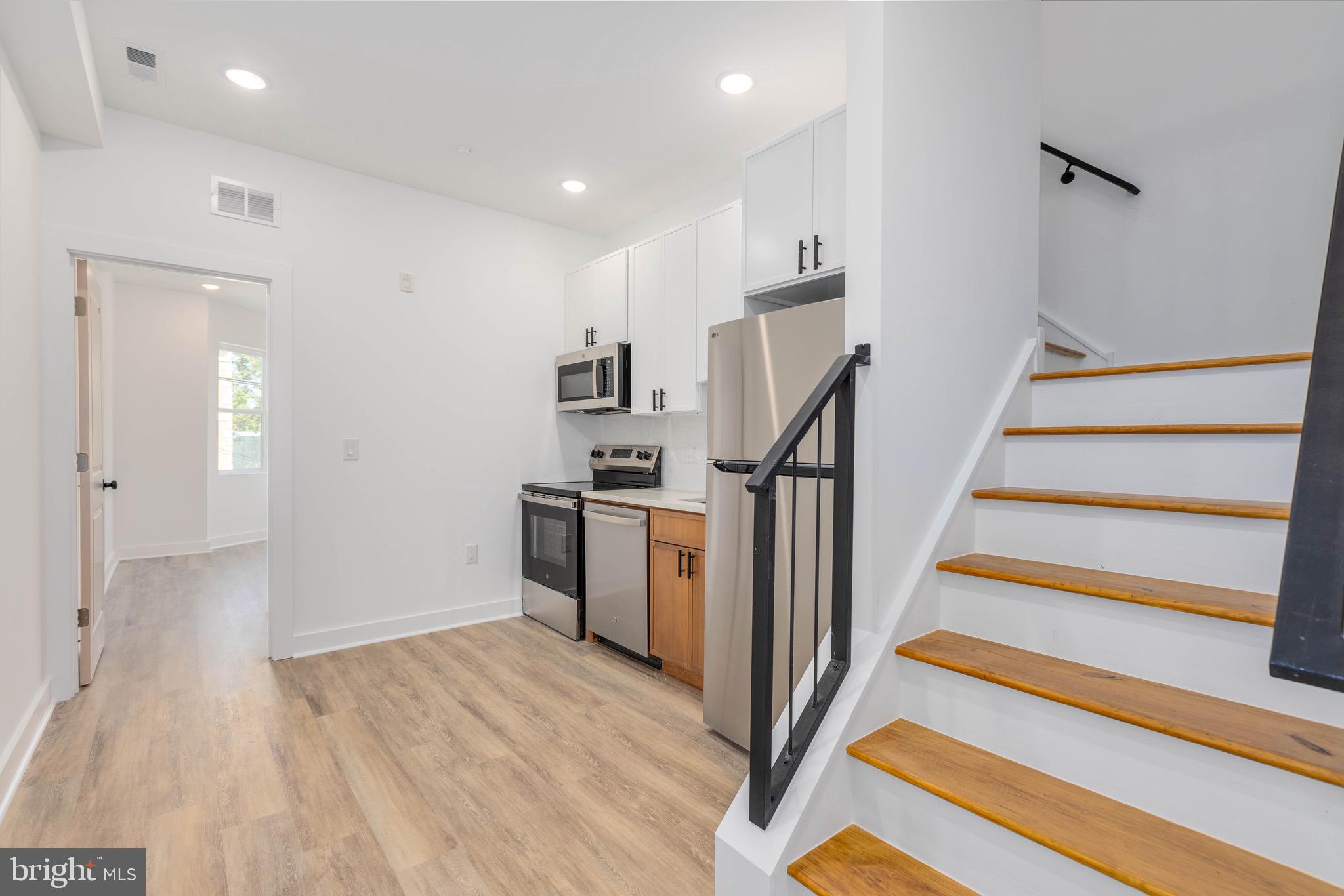 3842 FAIRMOUNT AVENUE 3