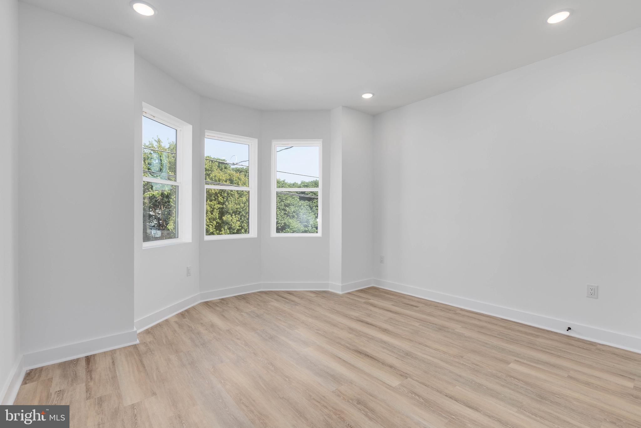 3842 FAIRMOUNT AVENUE 3