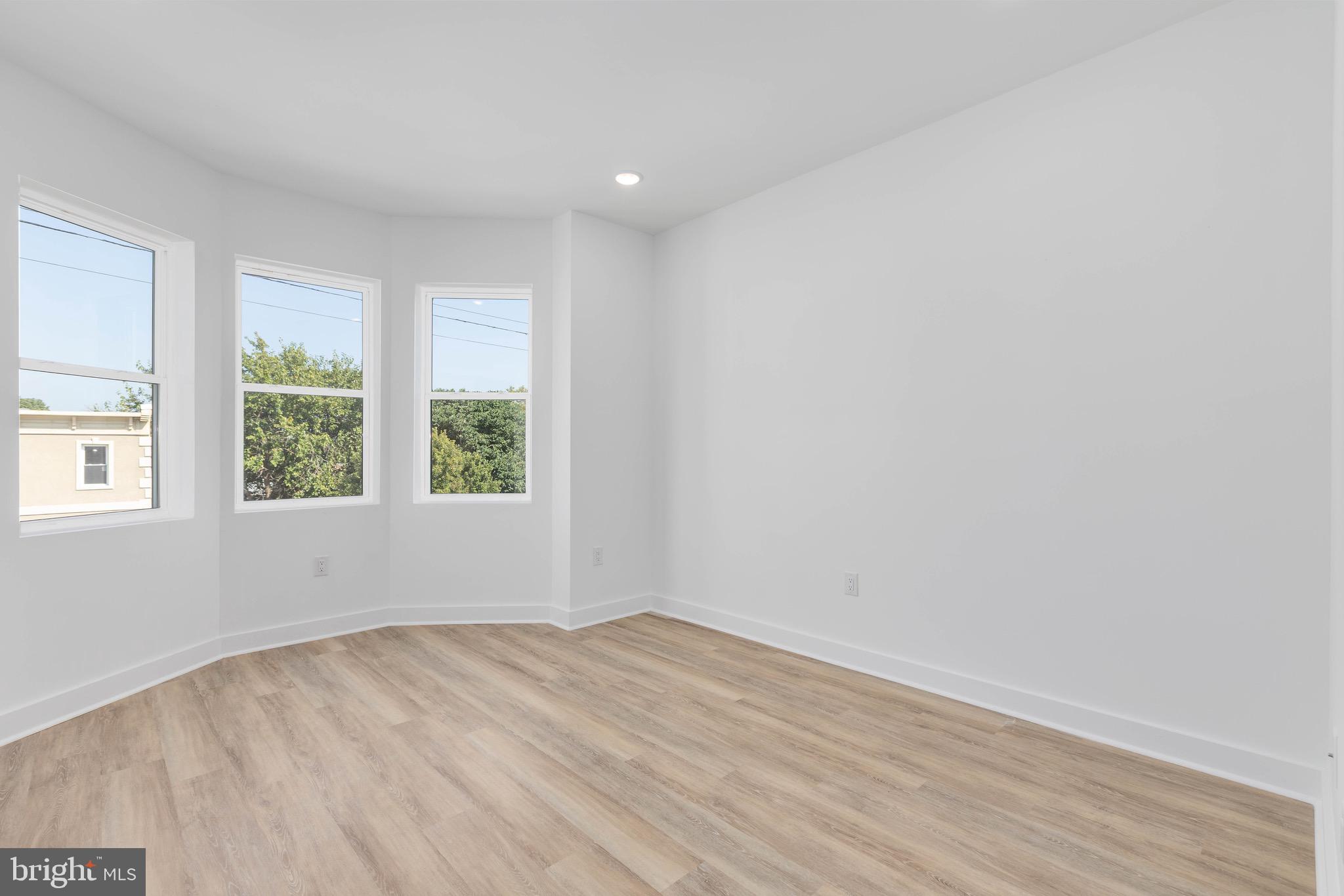 3842 FAIRMOUNT AVENUE 3