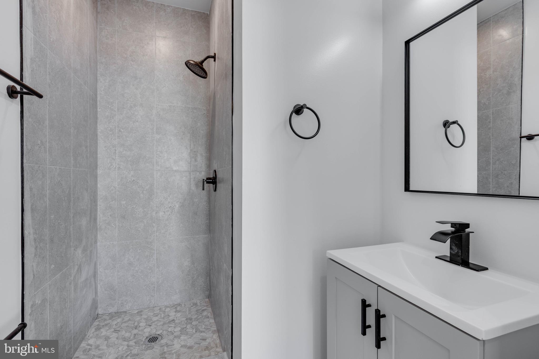 3842 FAIRMOUNT AVENUE 3