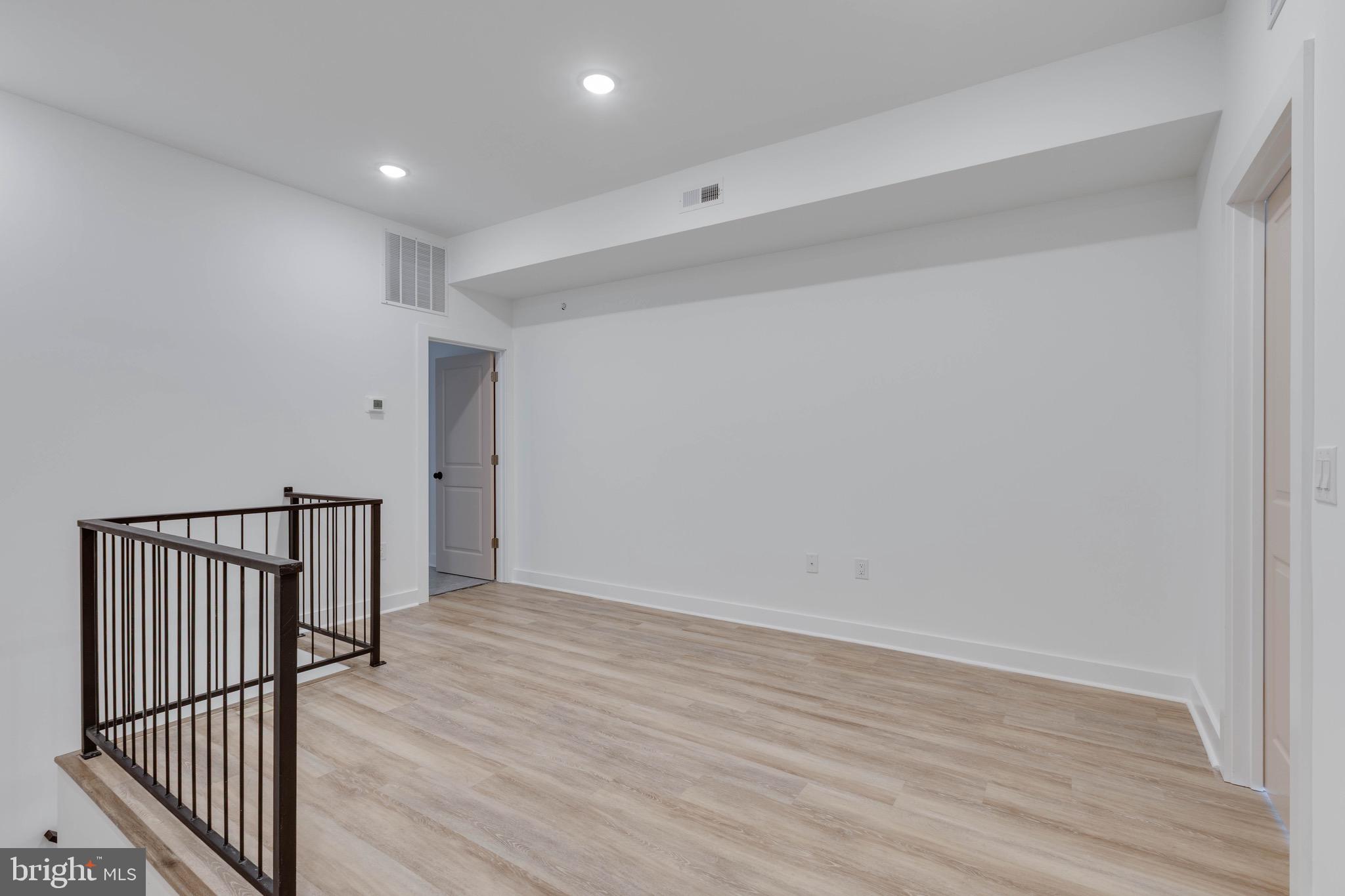 3842 FAIRMOUNT AVENUE 3