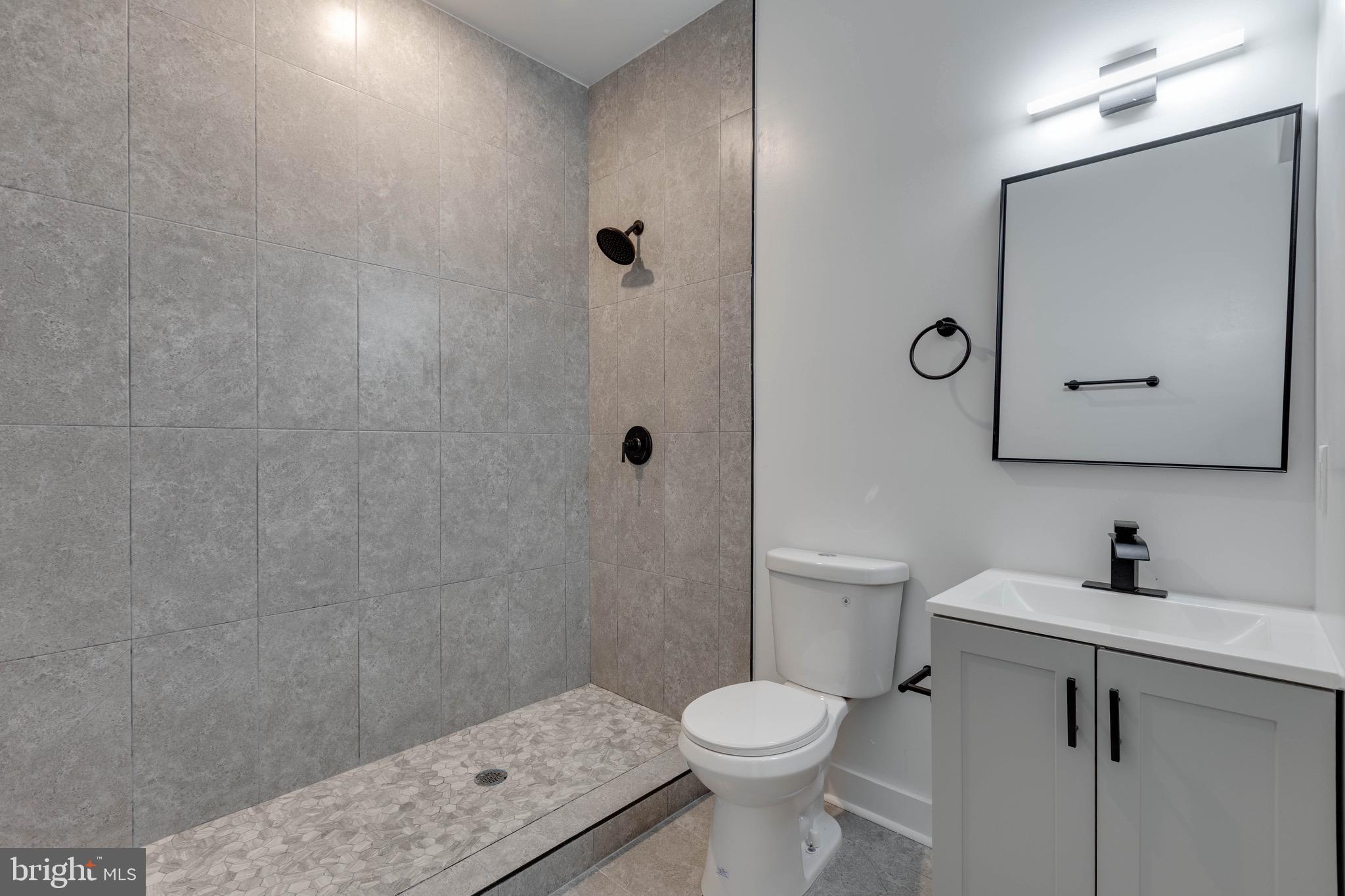 3842 FAIRMOUNT AVENUE 3