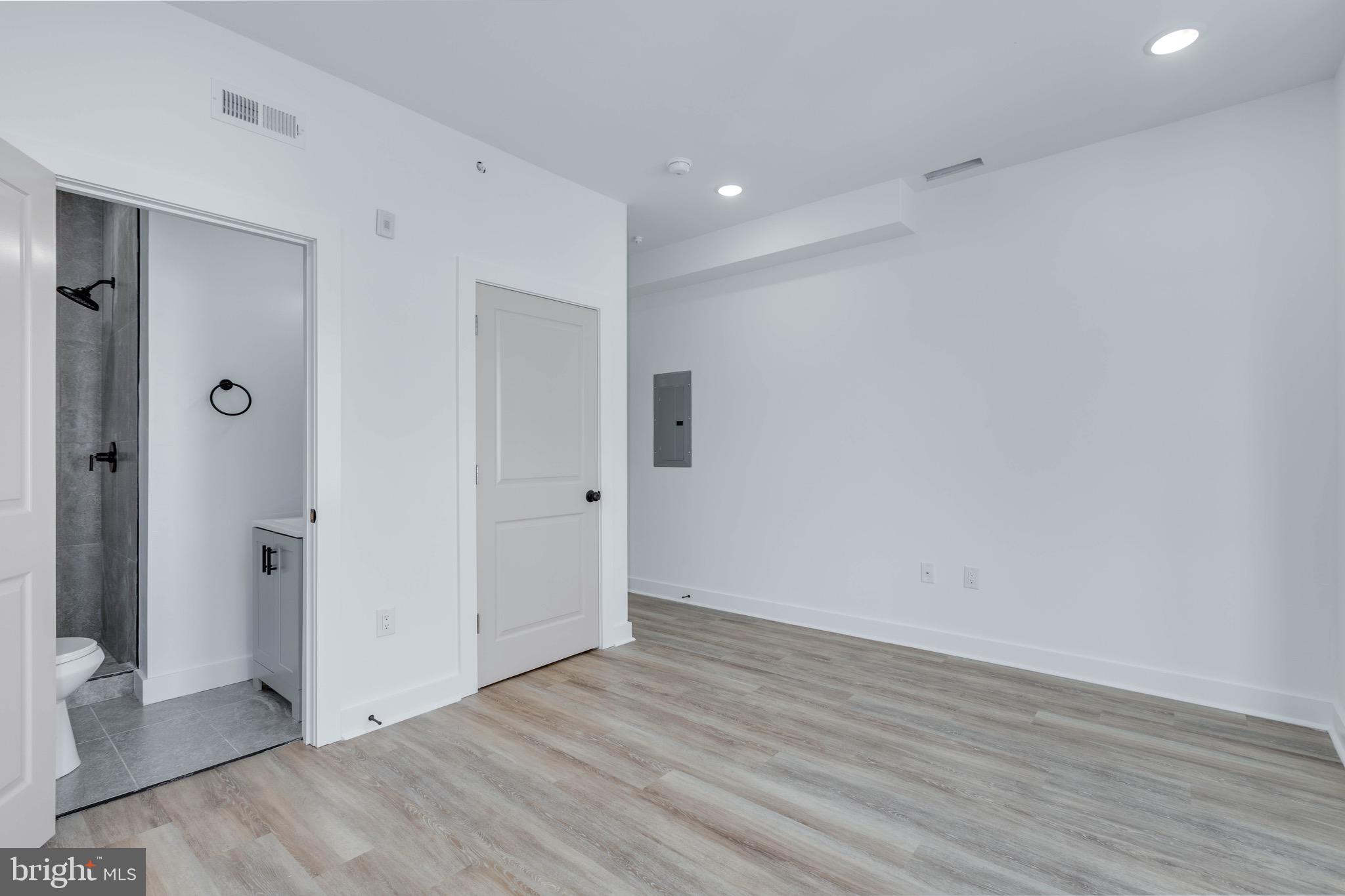 3842 FAIRMOUNT AVENUE 3