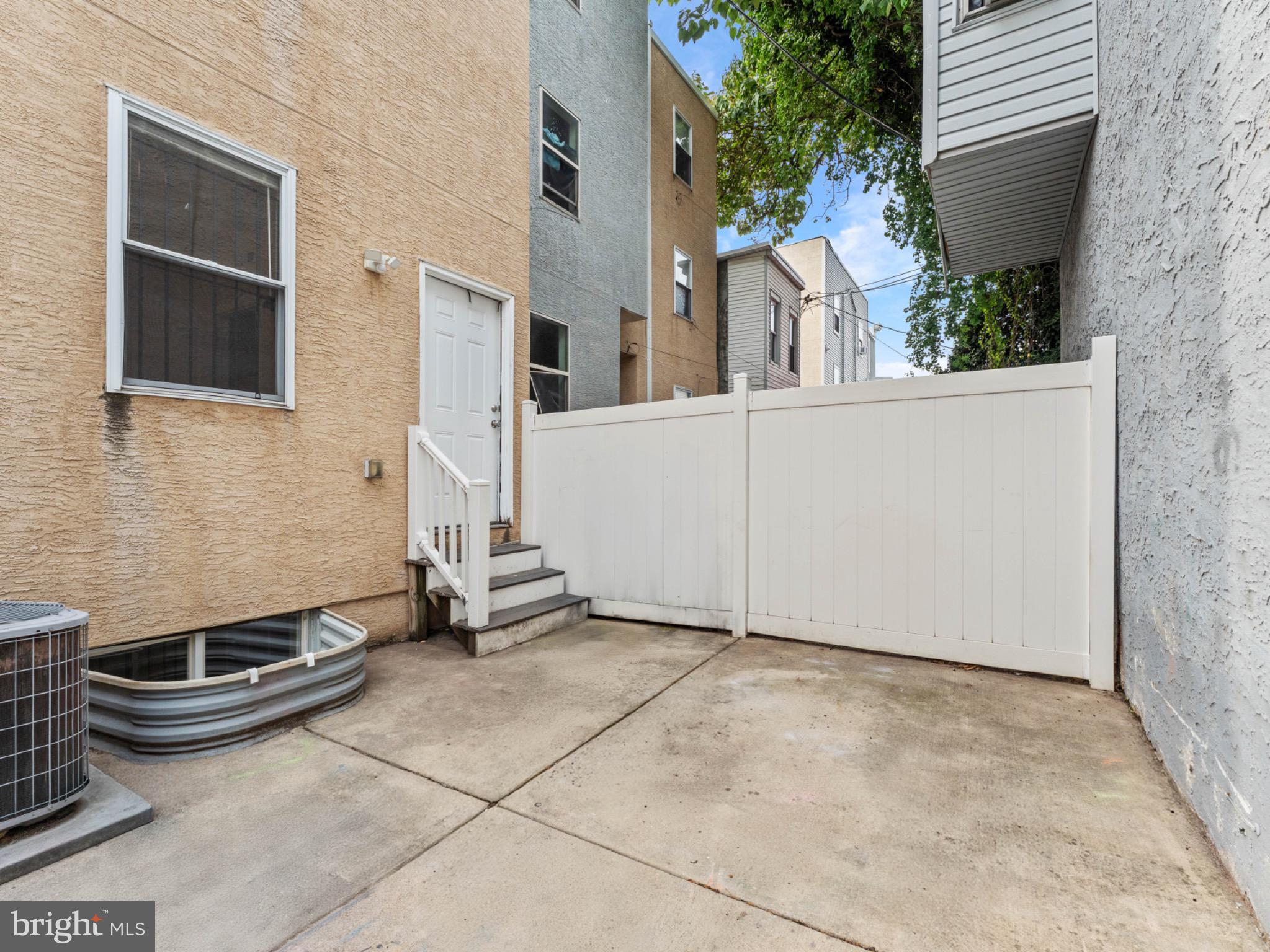 2129 N 18TH STREET 1