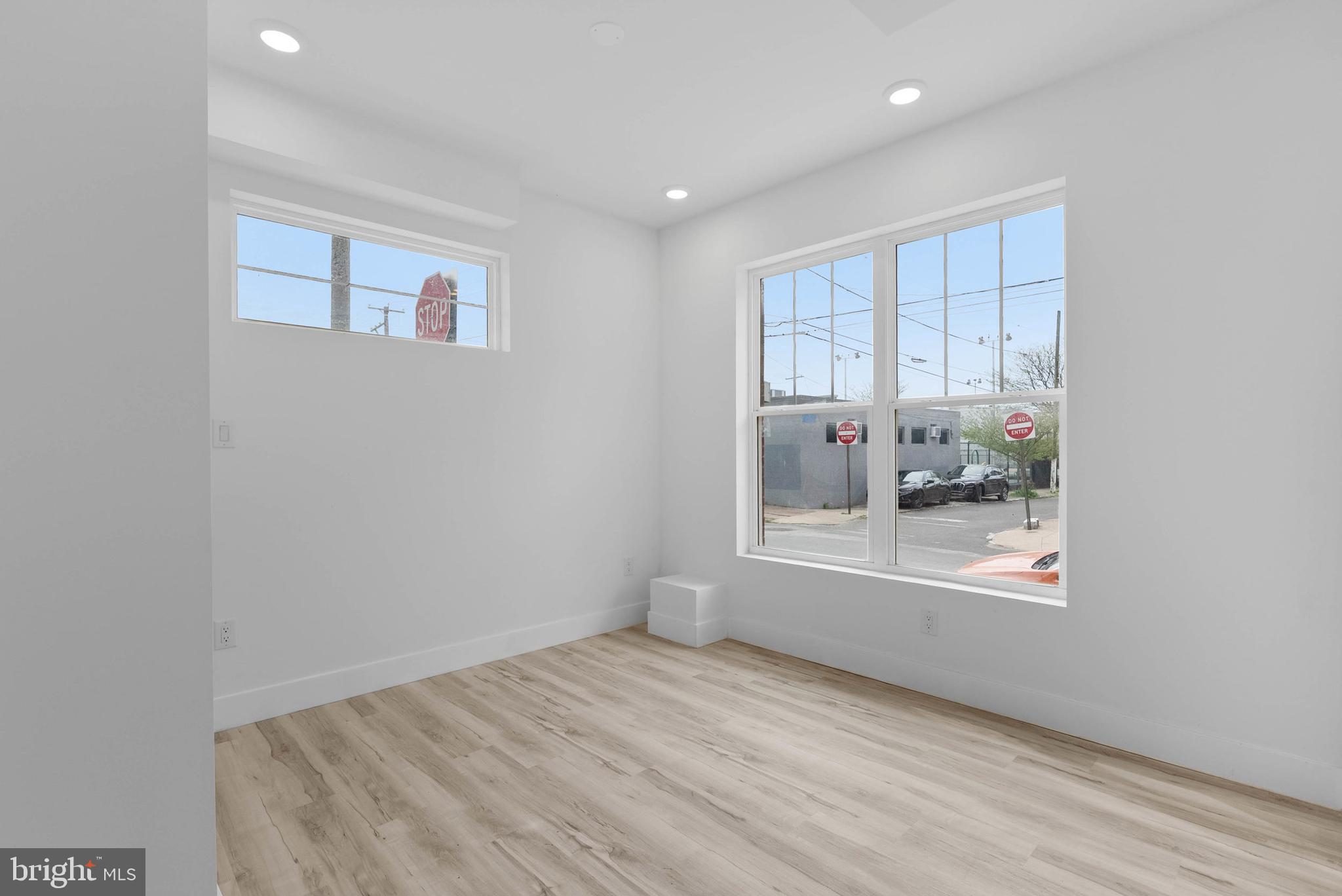 809 DIAMOND STREET 402