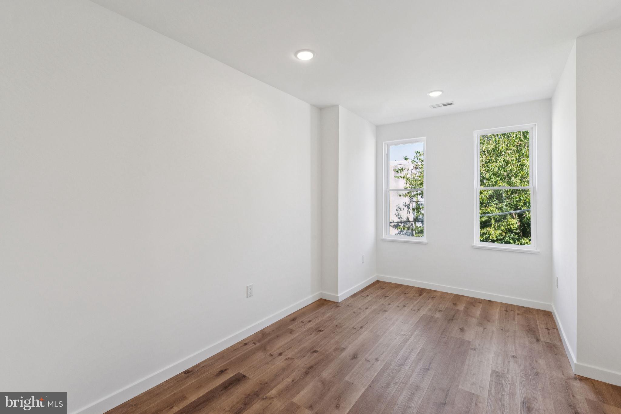 1125 W CUMBERLAND STREET 1