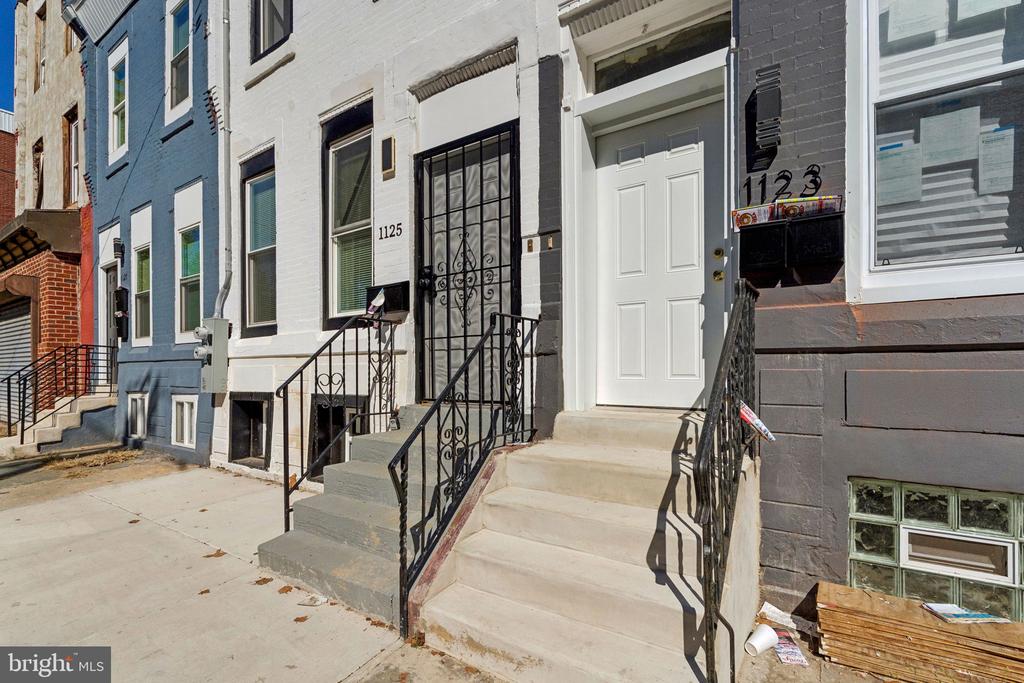 1125 W CUMBERLAND STREET 1