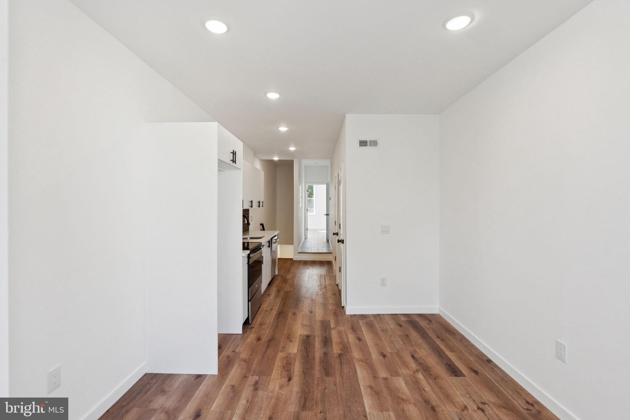 1125 W CUMBERLAND STREET 1