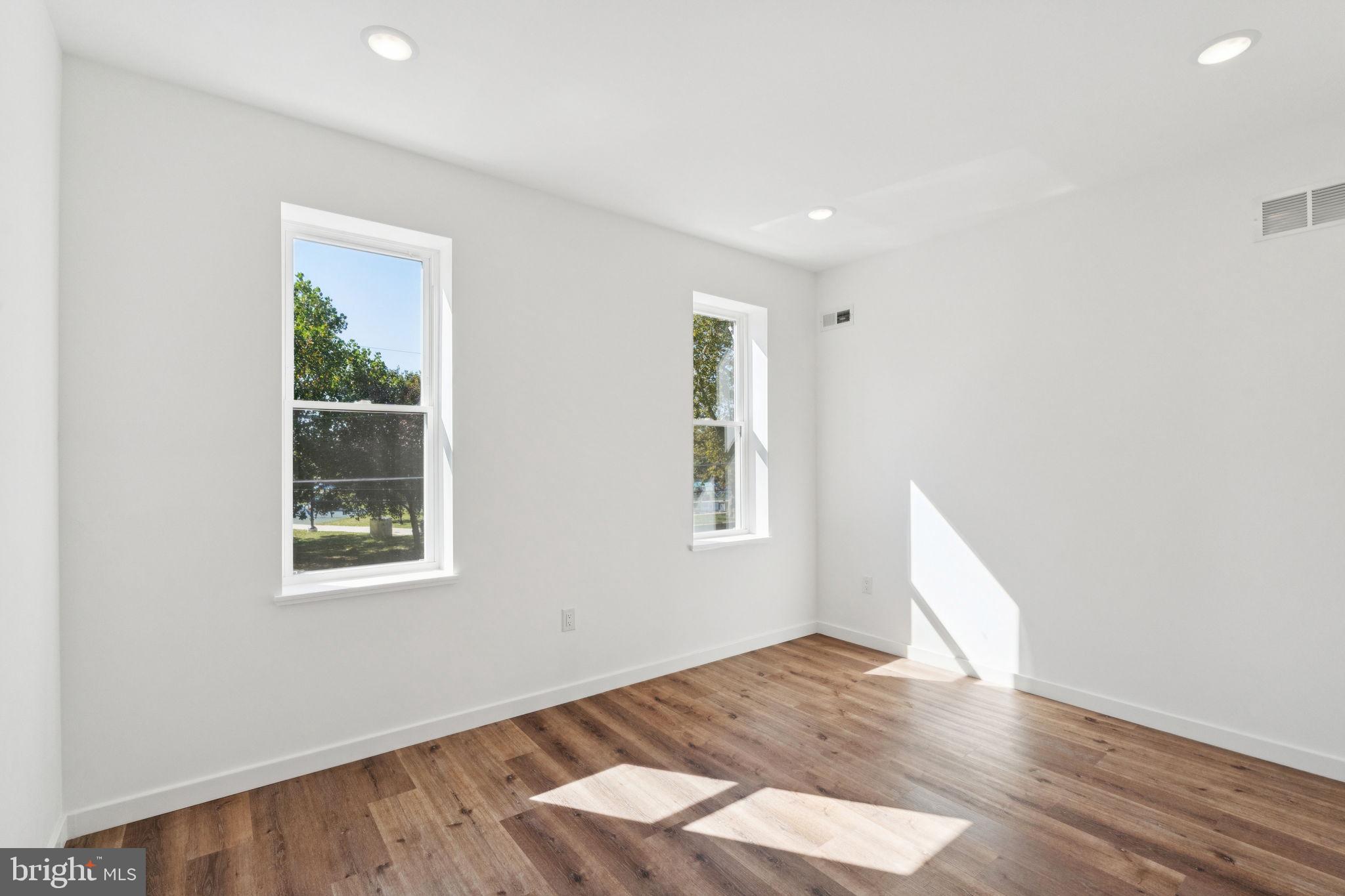 1125 W CUMBERLAND STREET 1