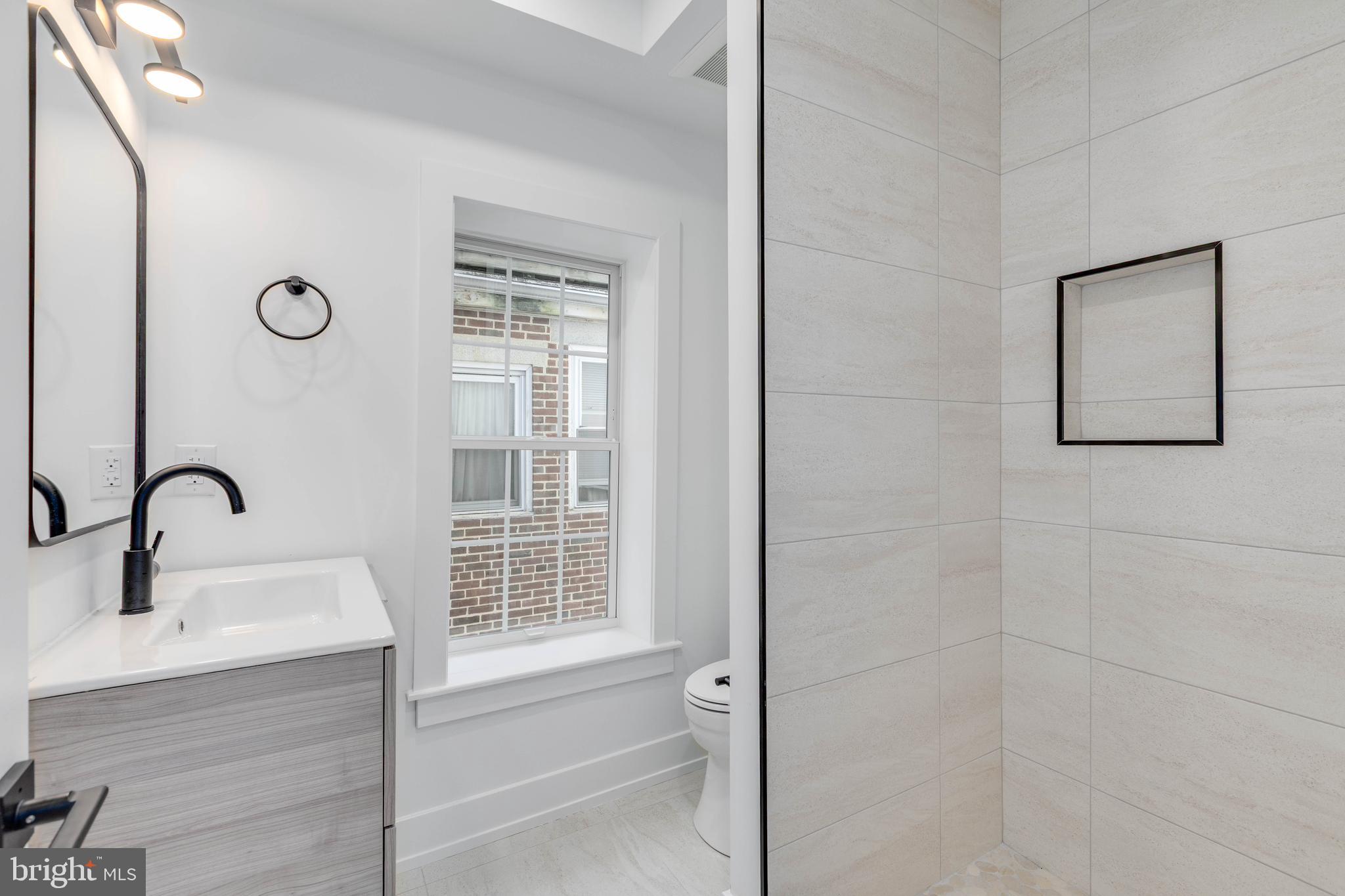 2139 BAINBRIDGE STREET