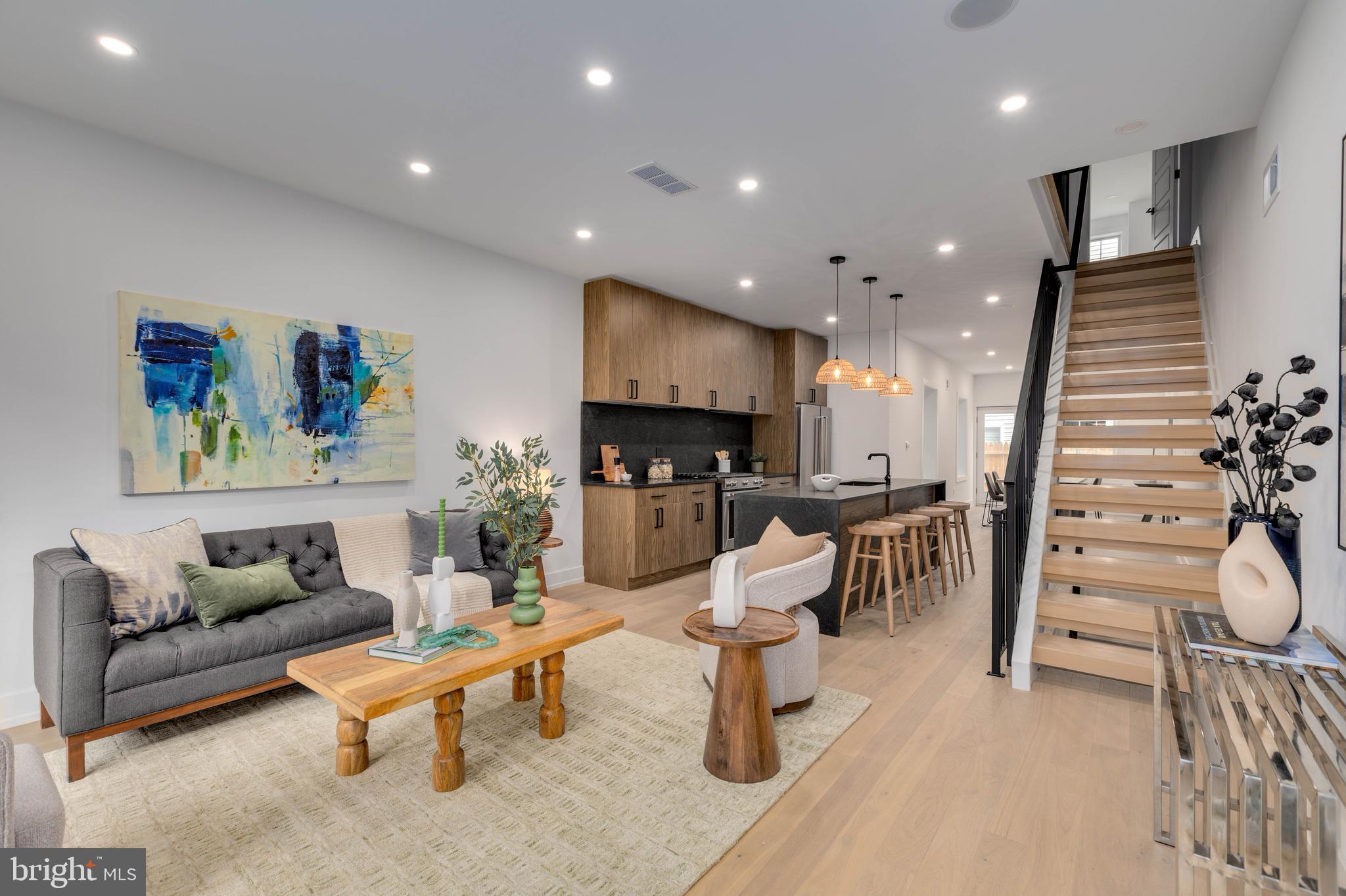 2139 BAINBRIDGE STREET