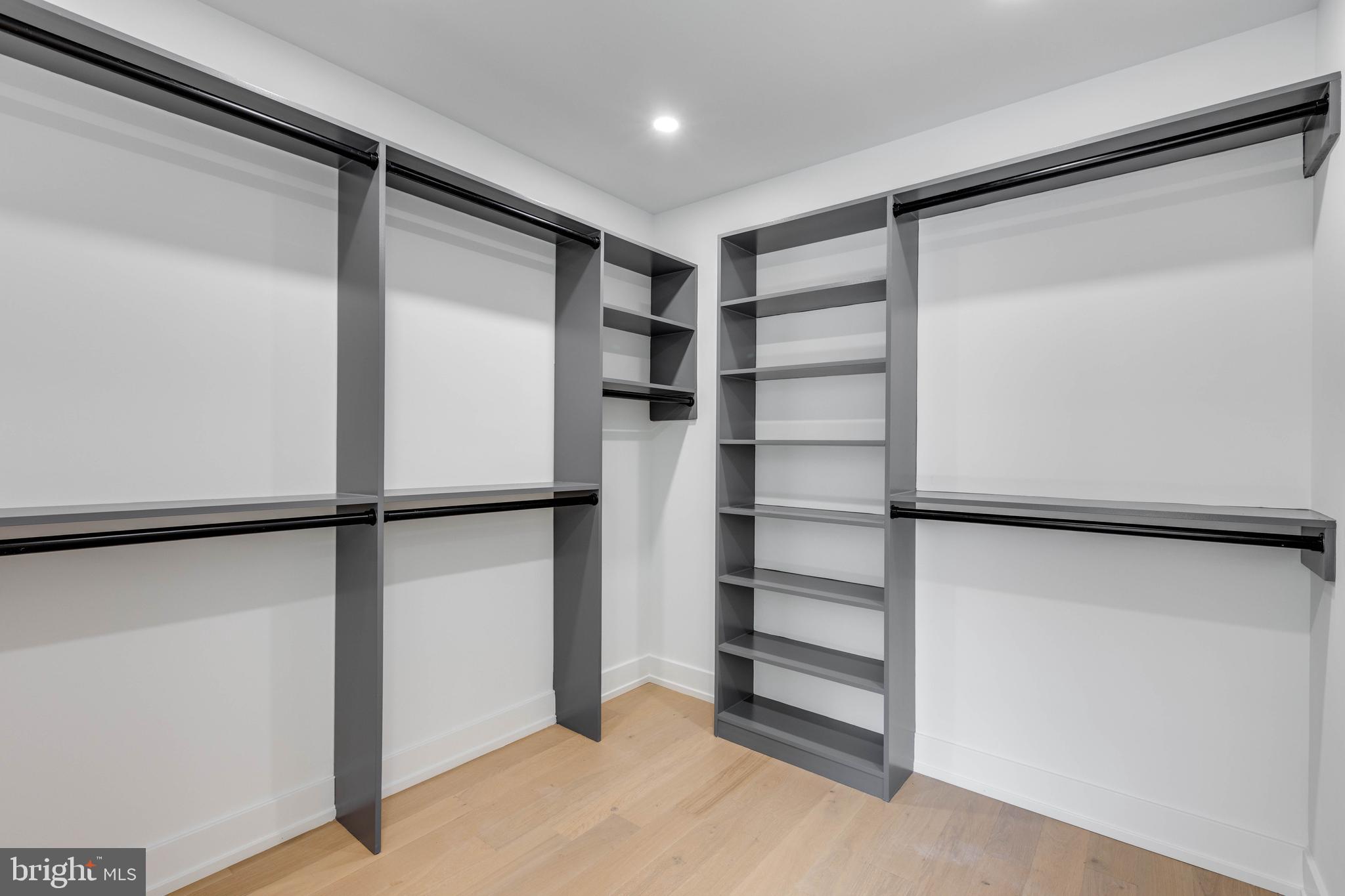 2139 BAINBRIDGE STREET