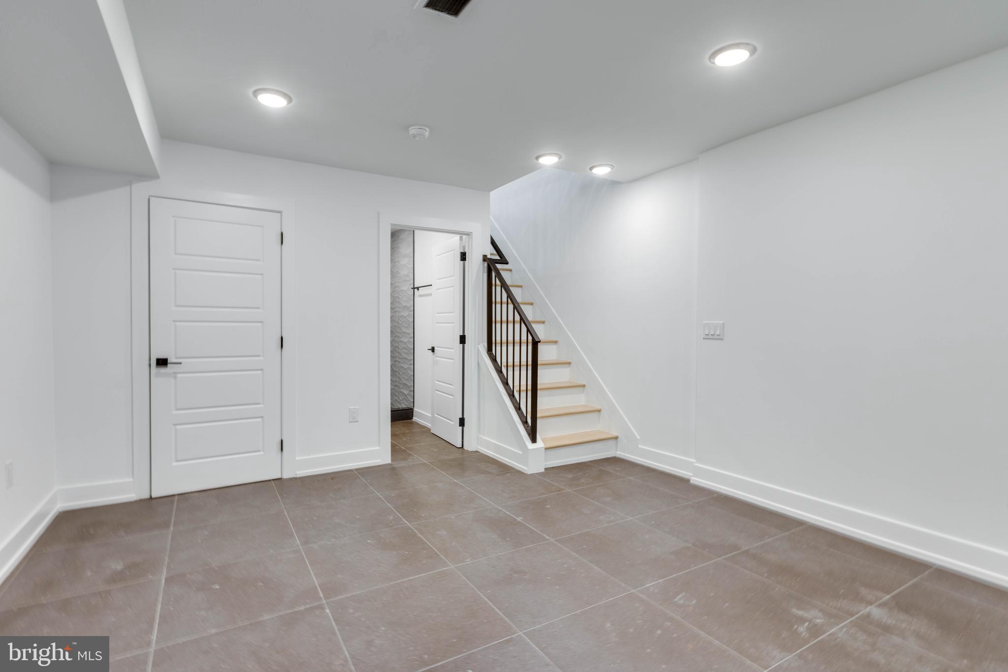 2139 BAINBRIDGE STREET