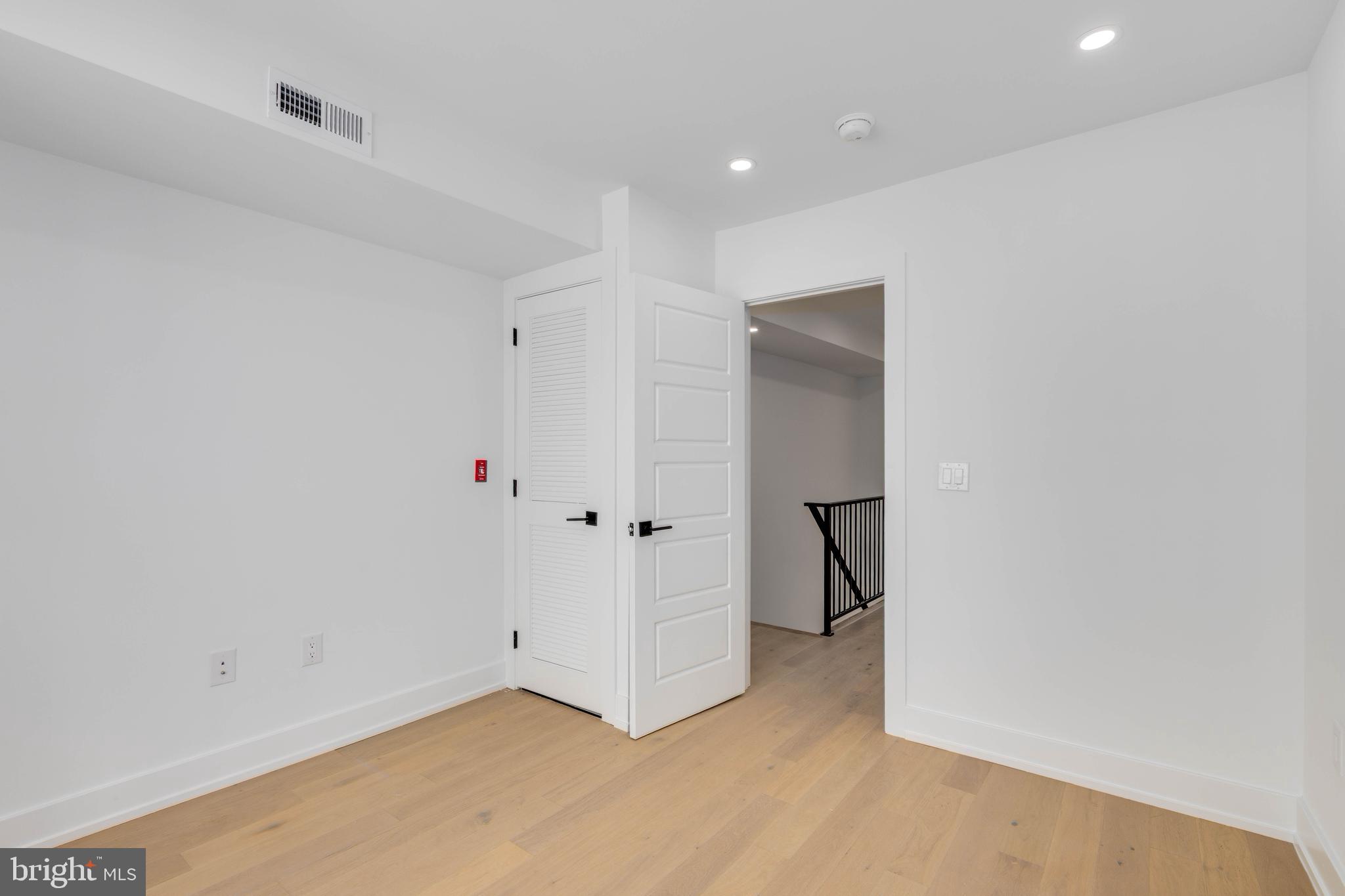 2139 BAINBRIDGE STREET