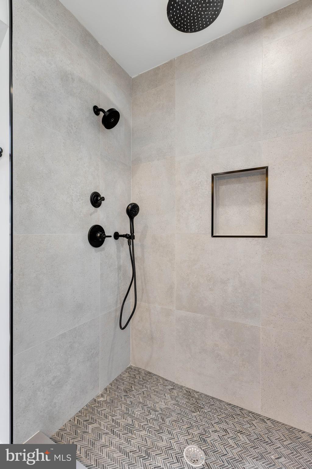 2139 BAINBRIDGE STREET