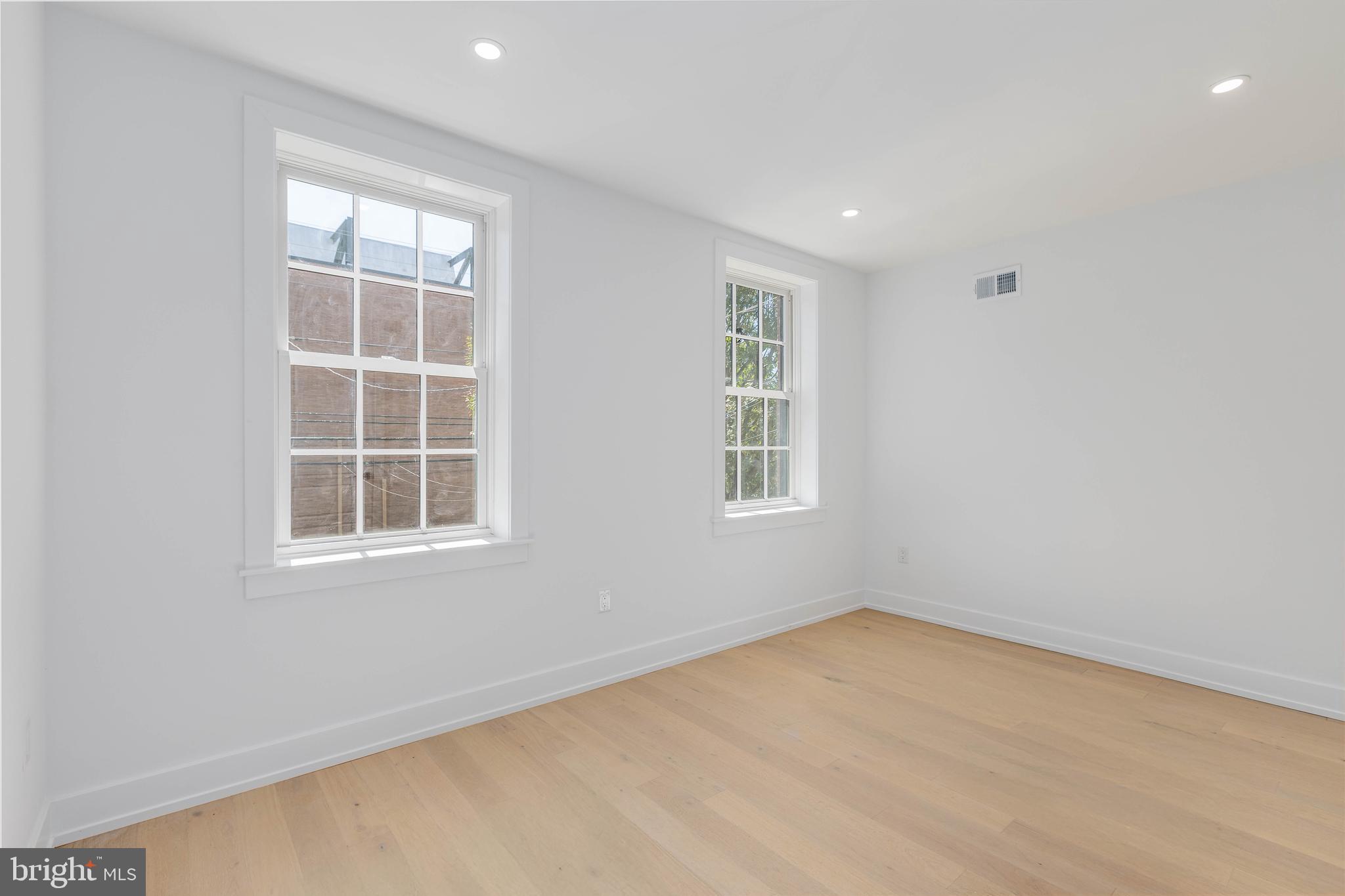 2139 BAINBRIDGE STREET