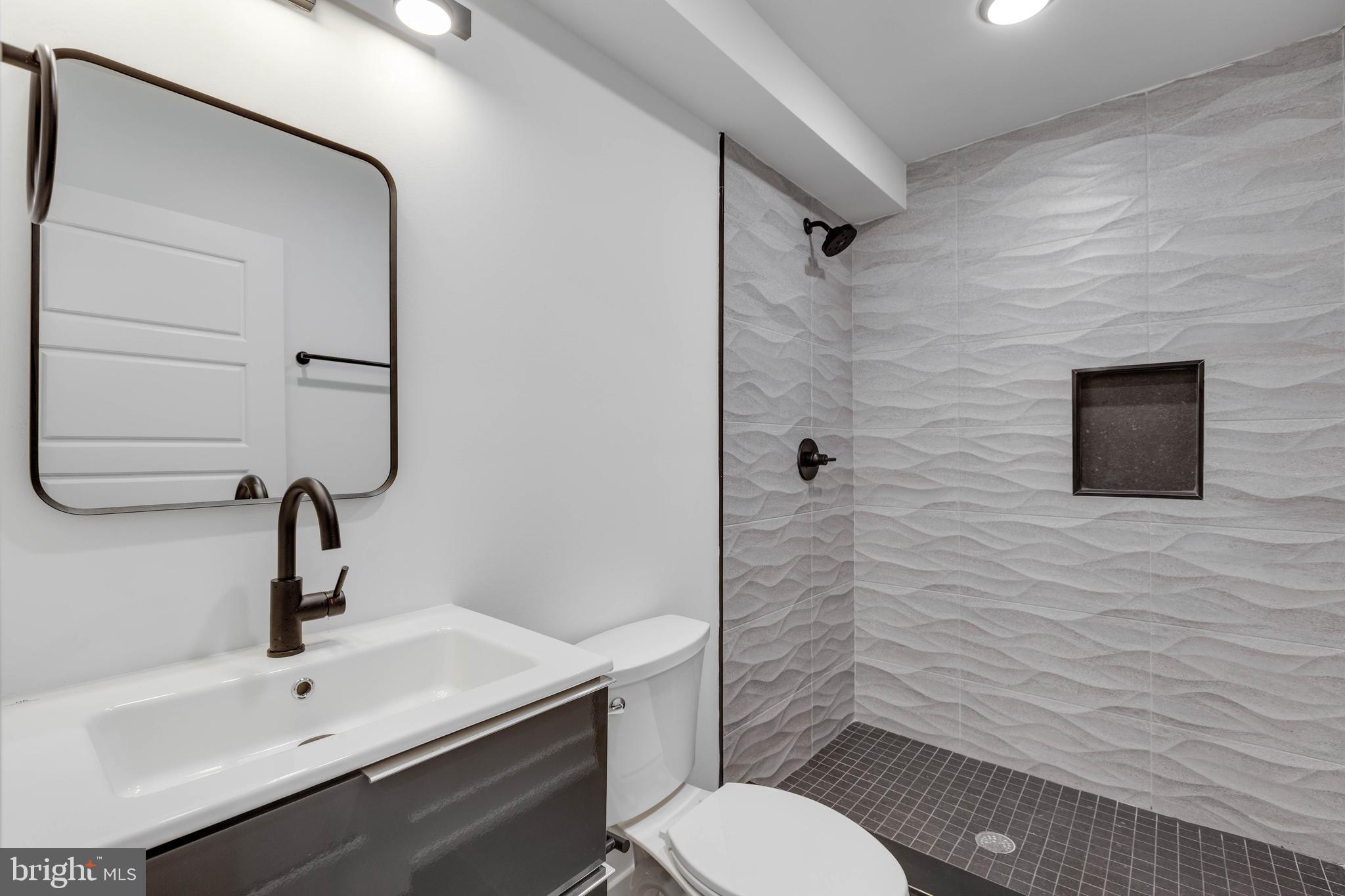 2139 BAINBRIDGE STREET