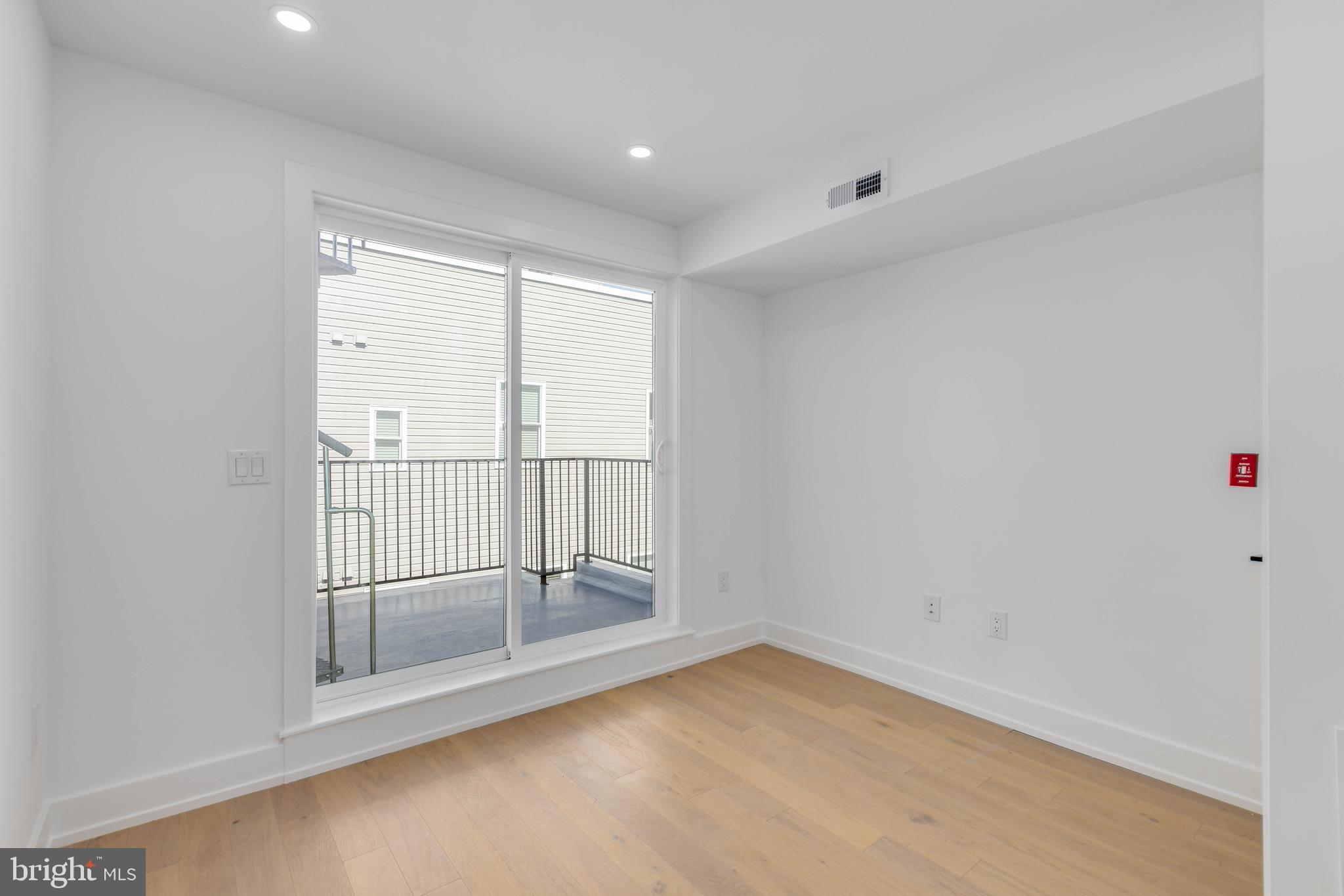 2139 BAINBRIDGE STREET