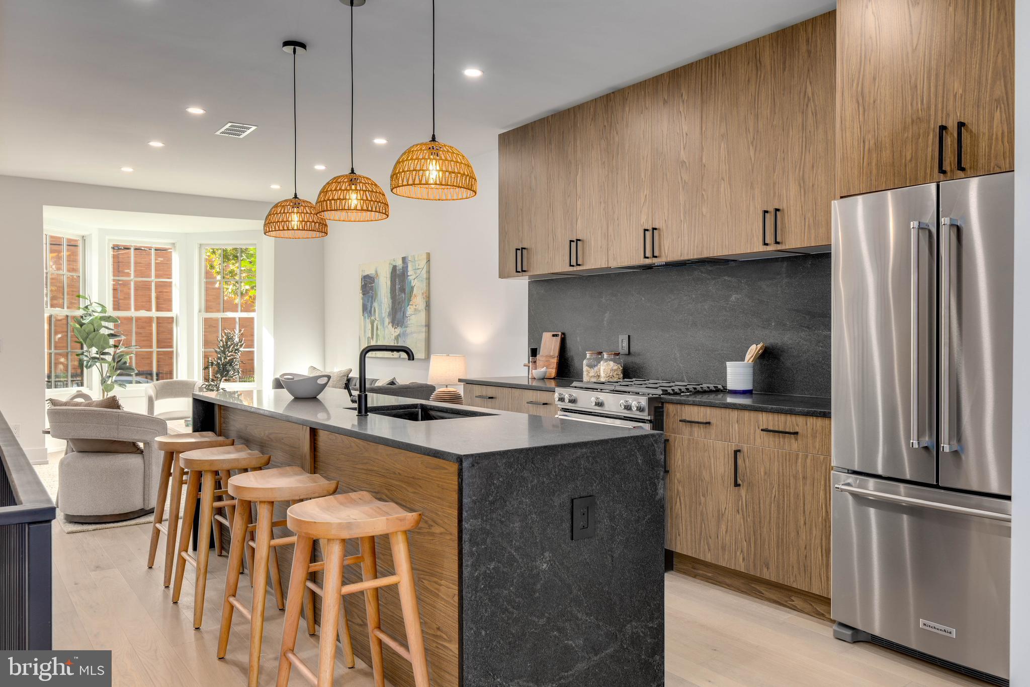 2139 BAINBRIDGE STREET