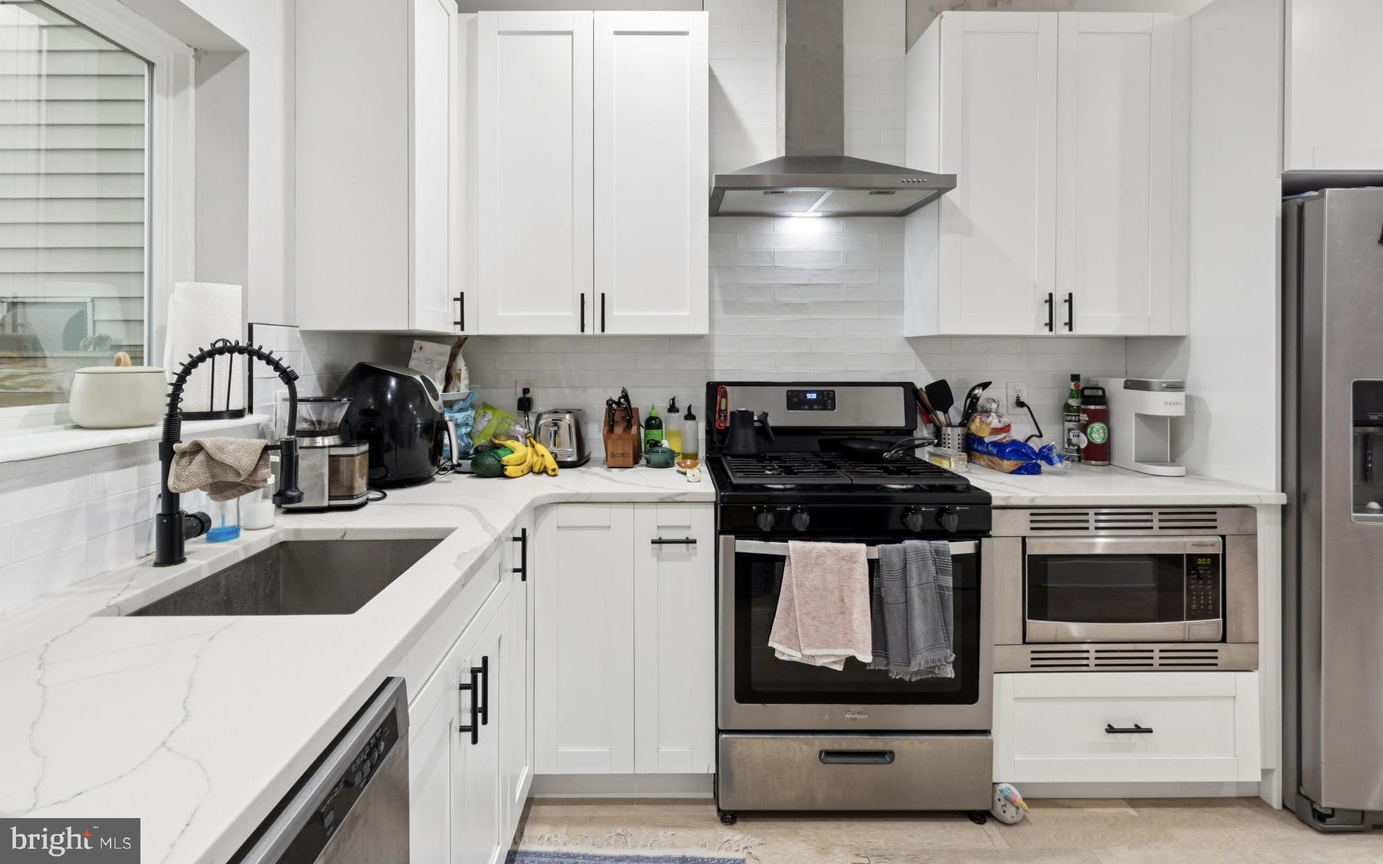 2432 JASPER STREET 1