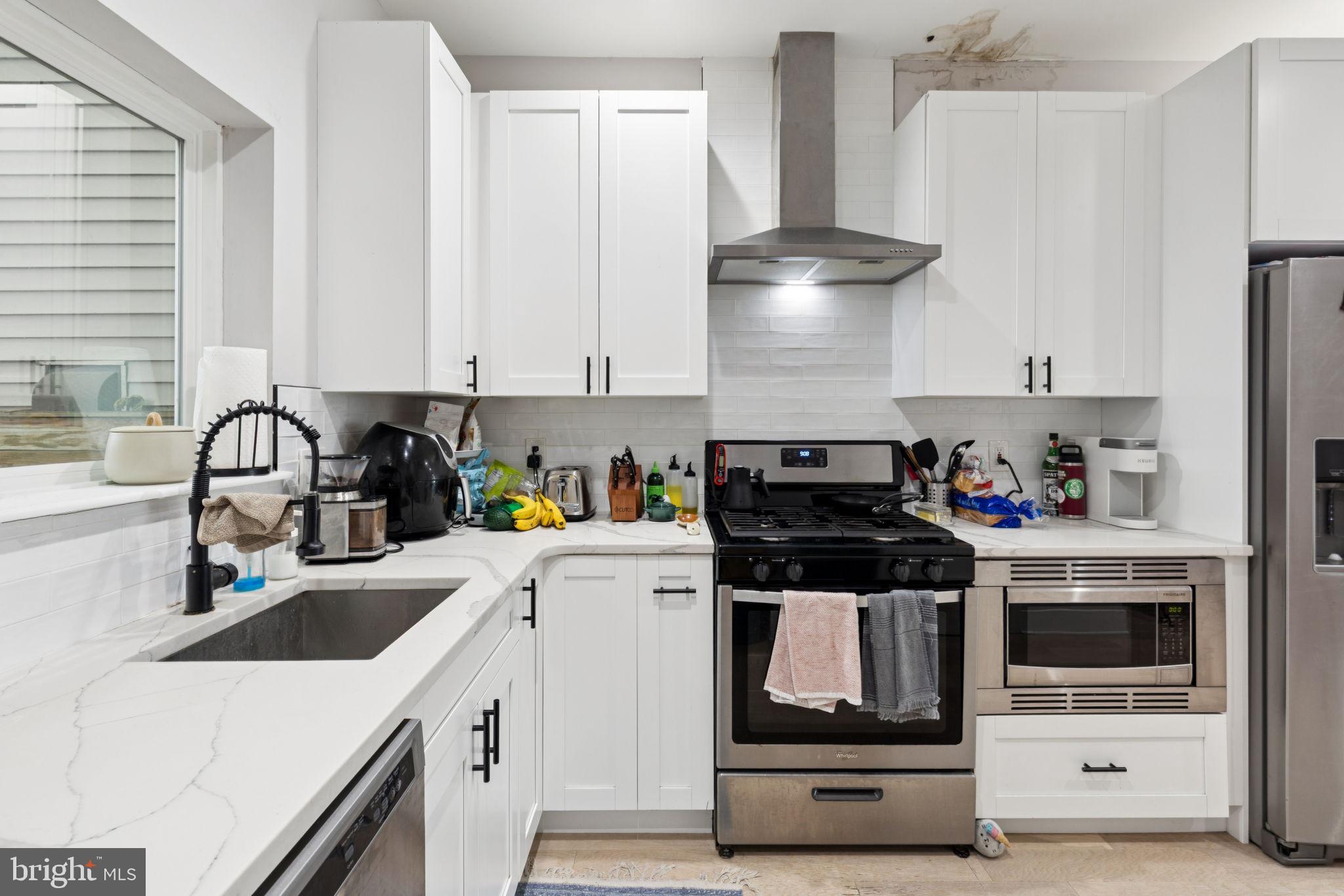 2432 JASPER STREET 1