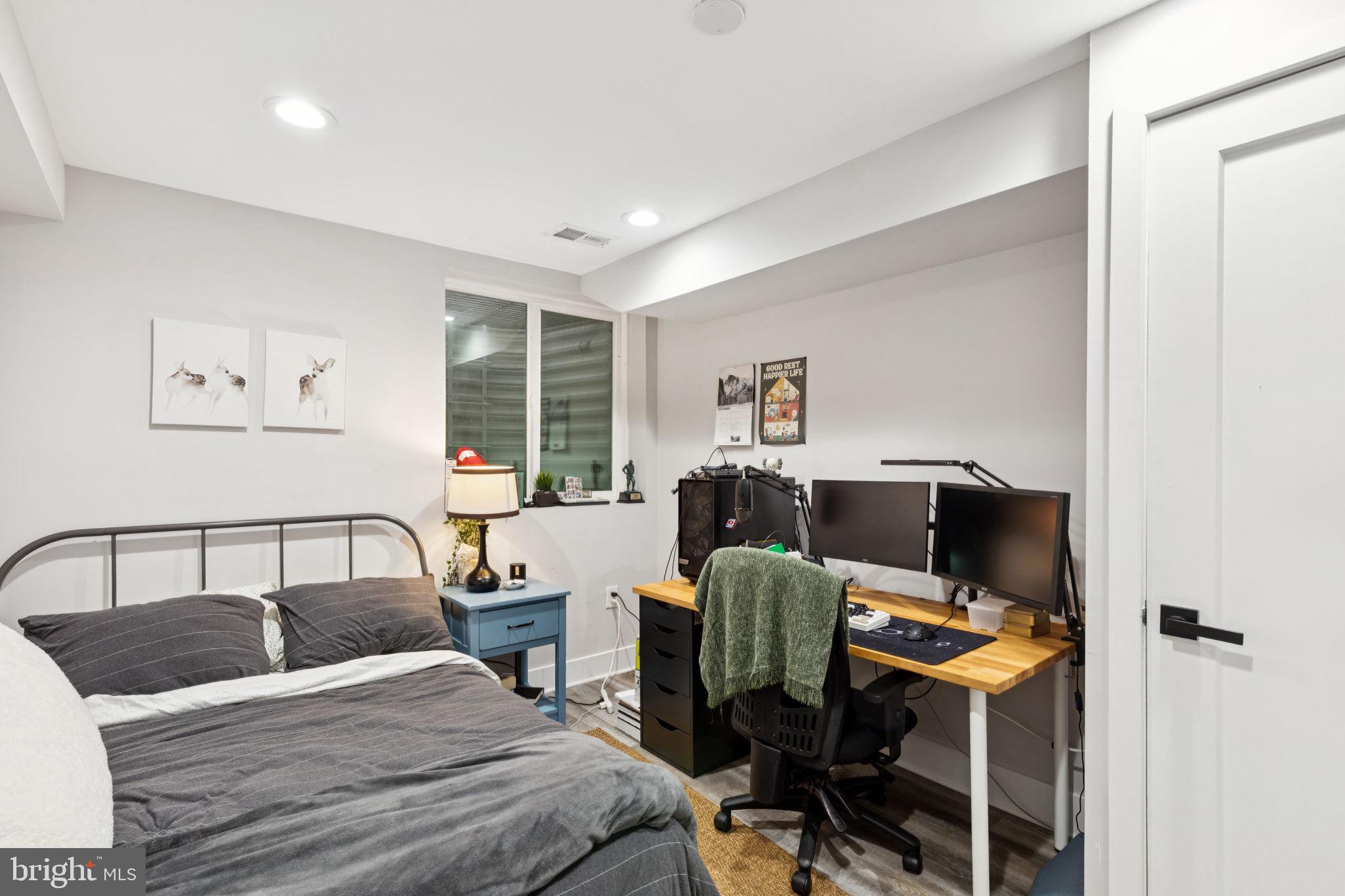 2432 JASPER STREET 1