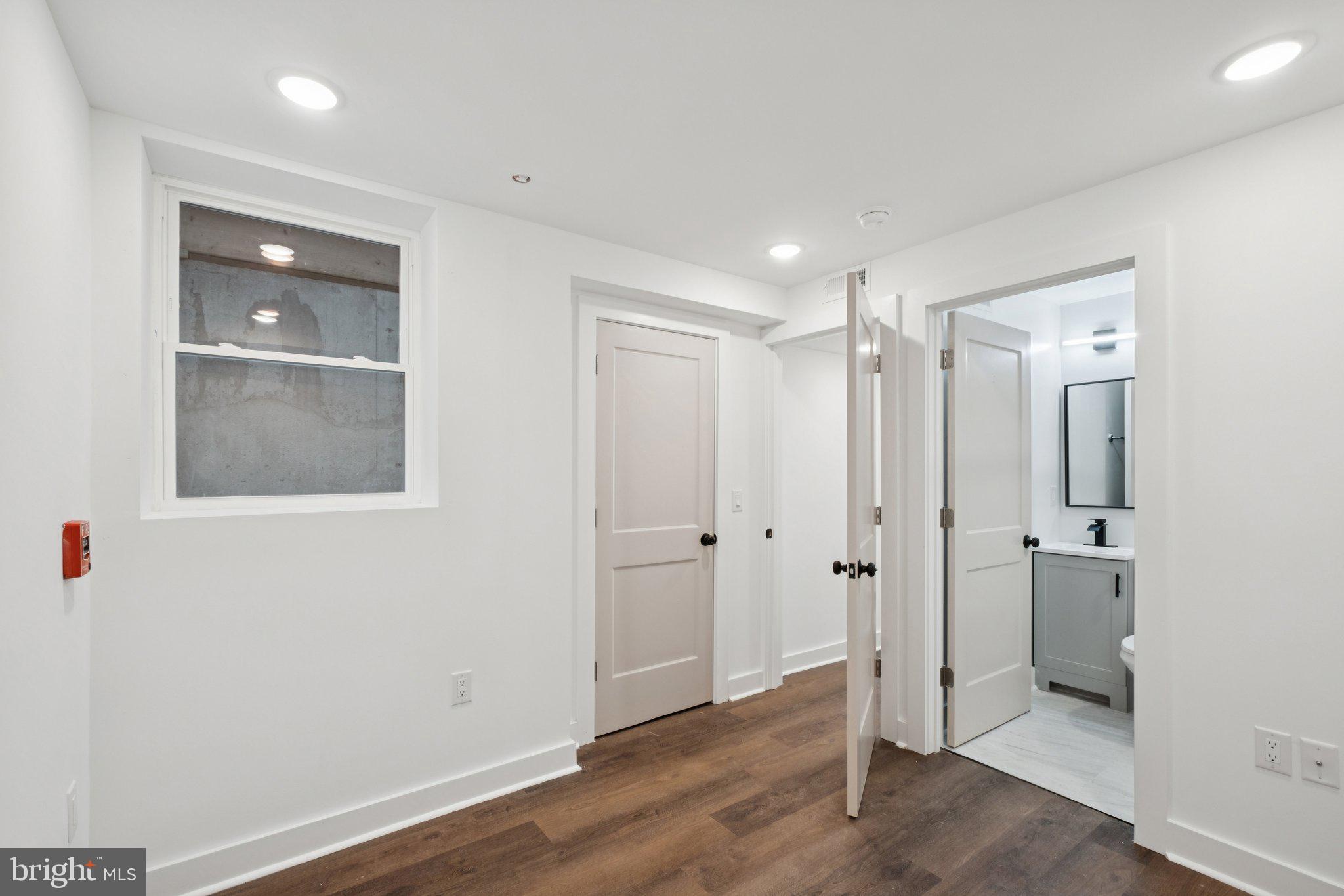 4237 MANTUA AVENUE 1