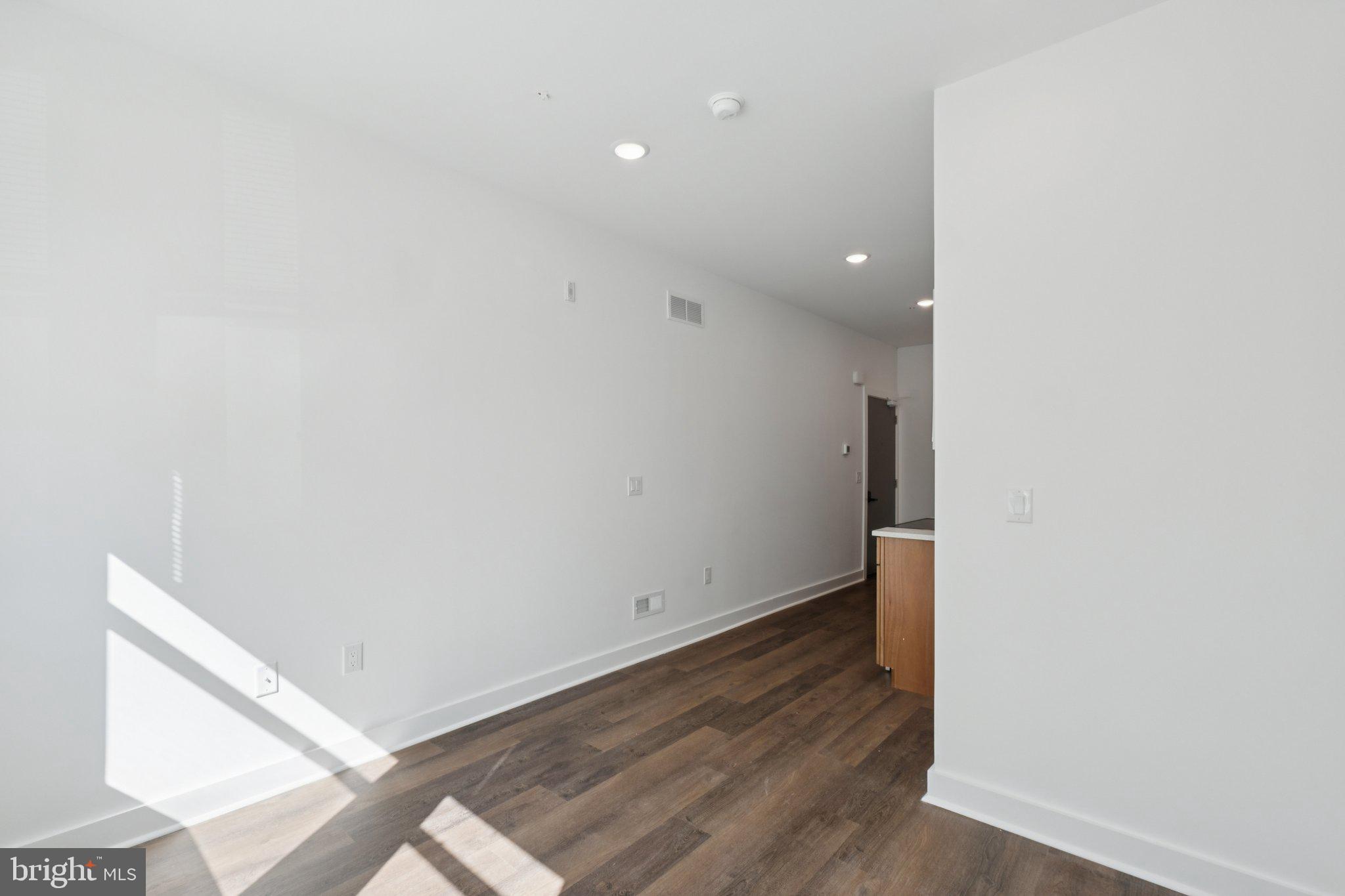 4237 MANTUA AVENUE 1