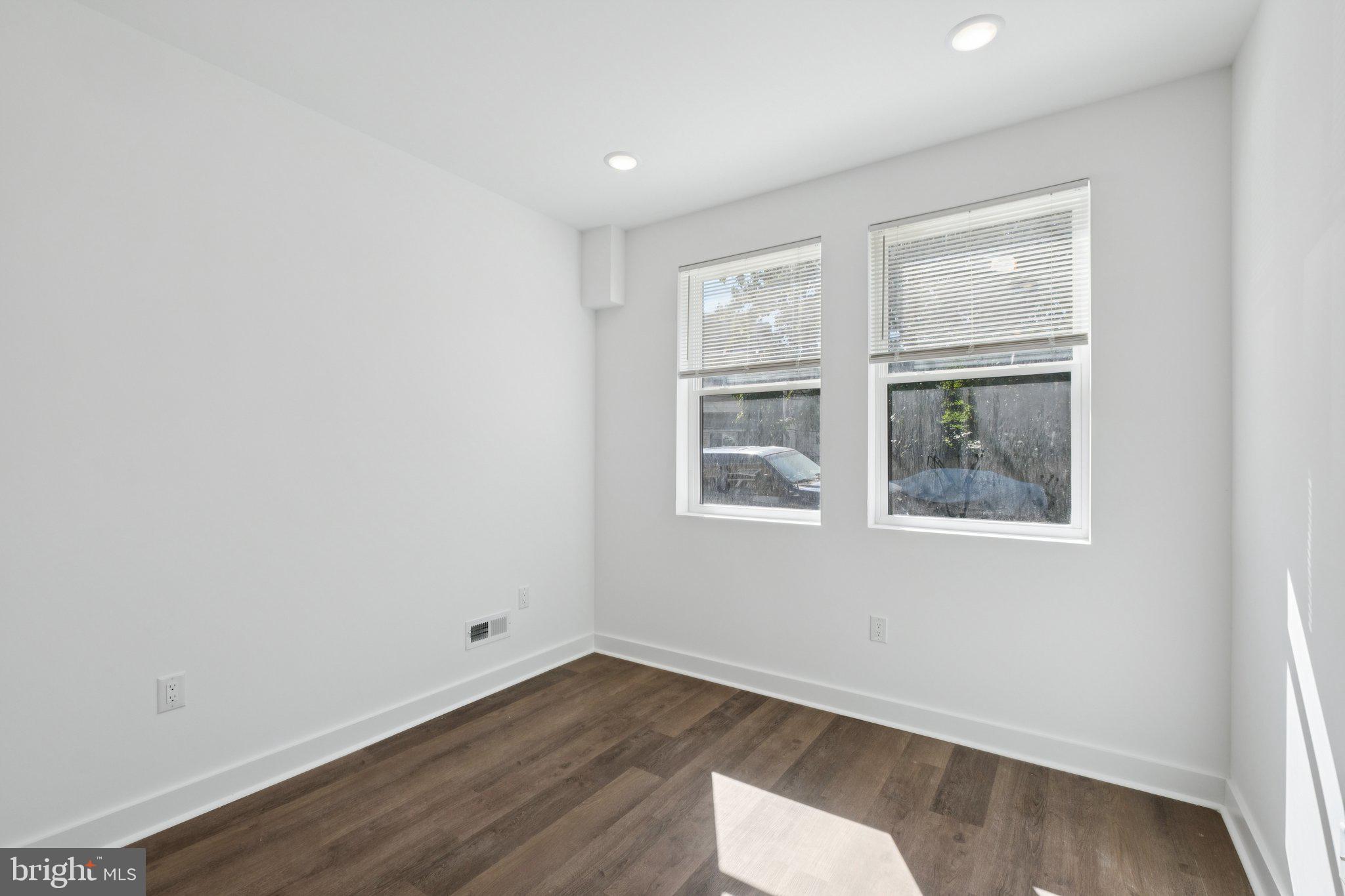 4237 MANTUA AVENUE 1