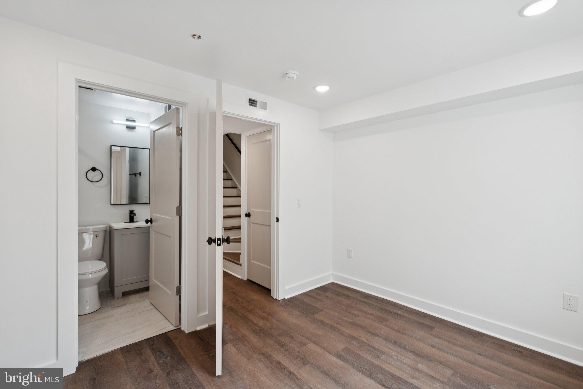 4237 MANTUA AVENUE 1