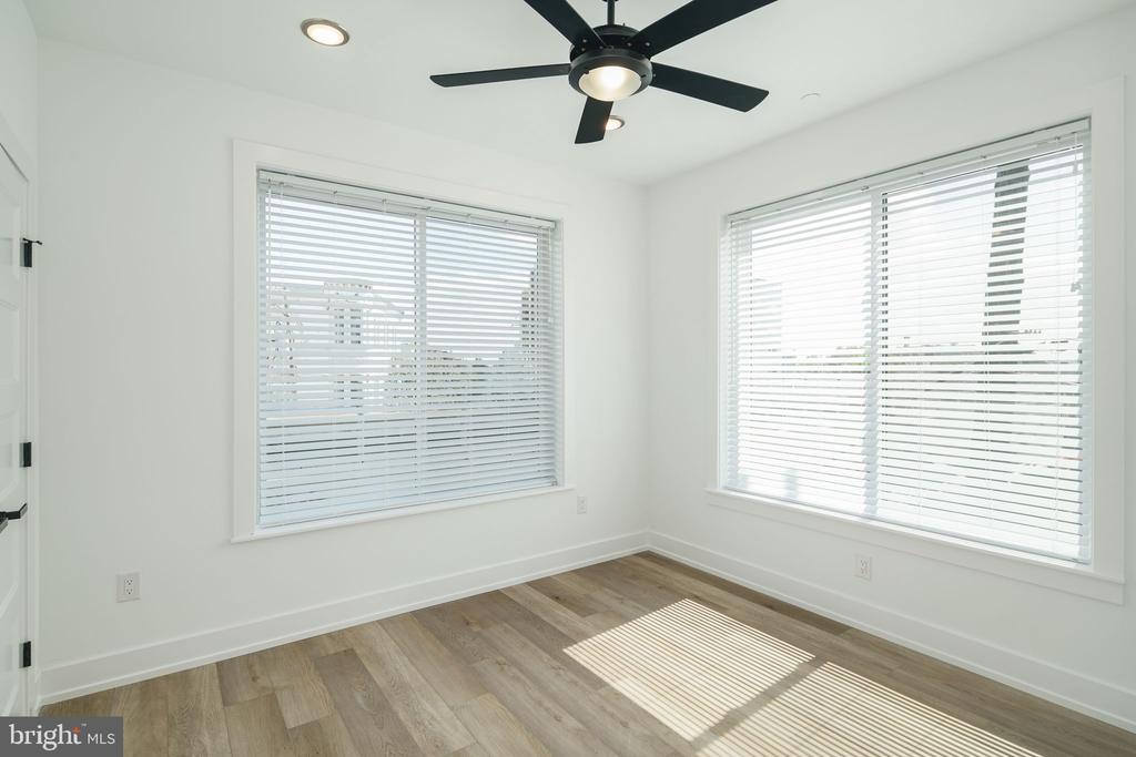 2000 N FRONT STREET 9