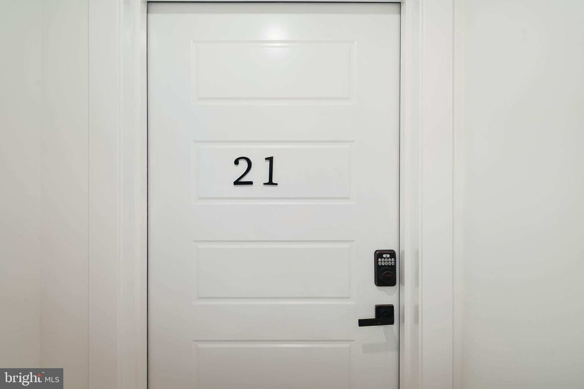 2000 N FRONT STREET 21