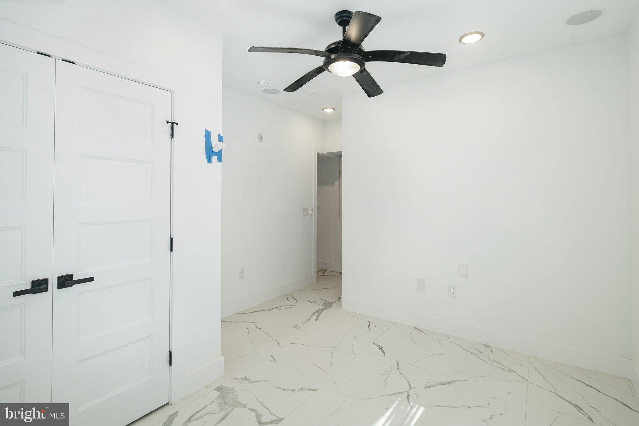 2000 N FRONT STREET 21