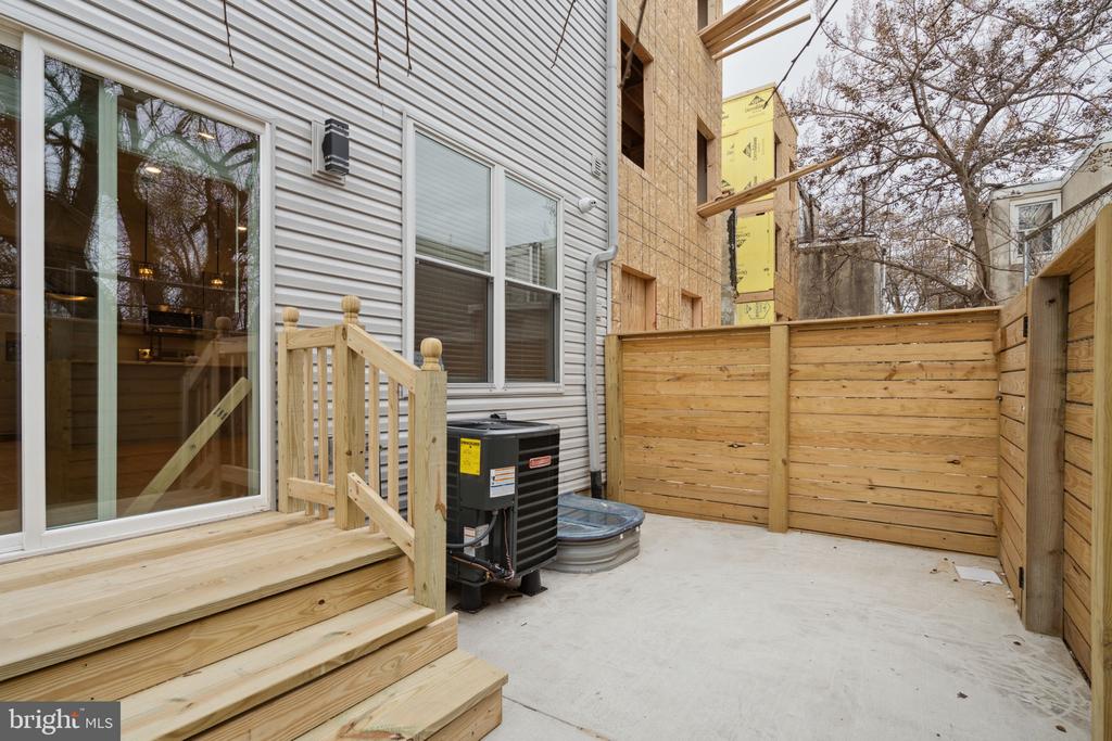 131 E CUMBERLAND STREET 2