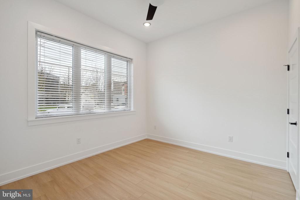131 E CUMBERLAND STREET 2