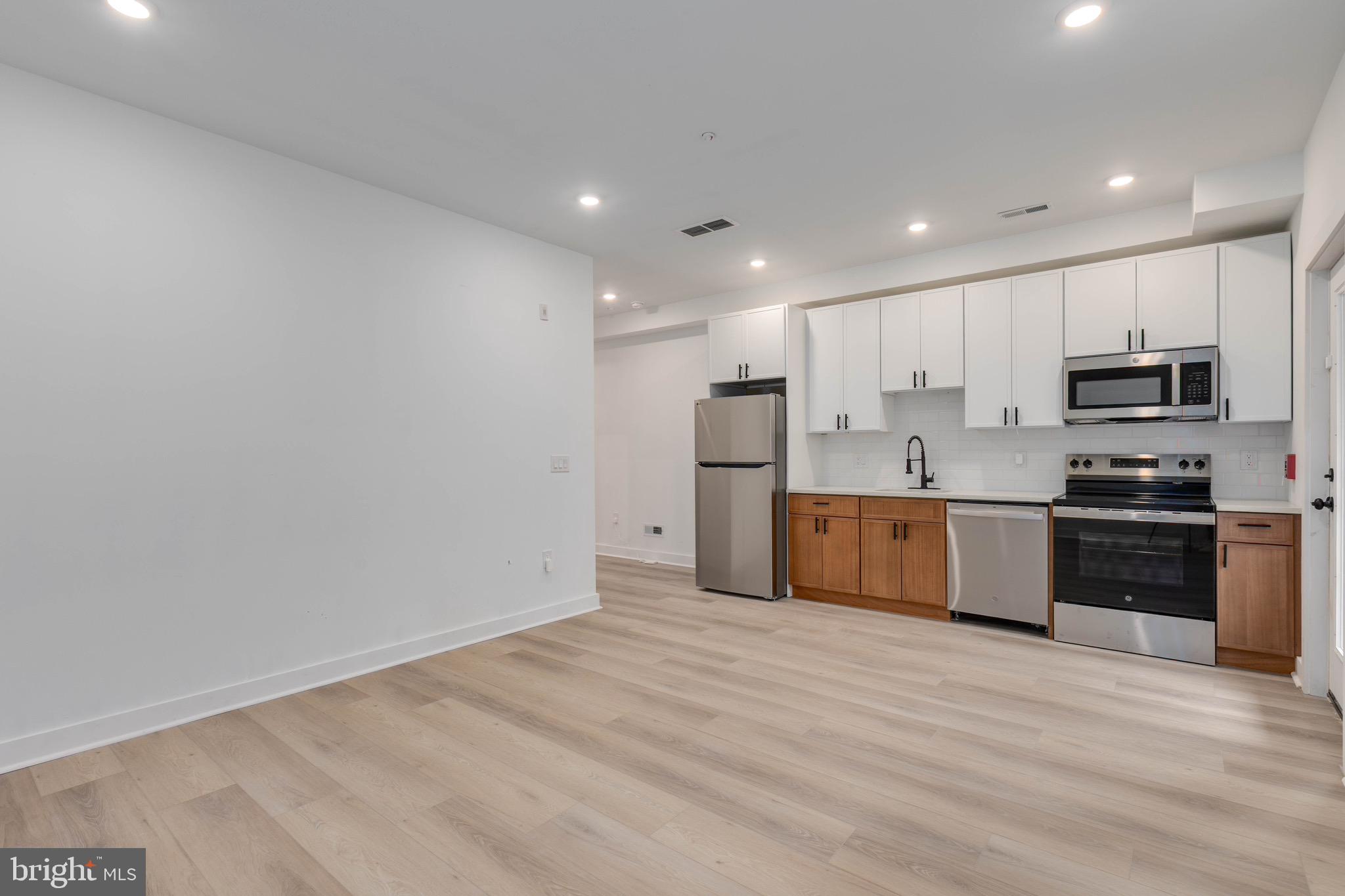 3962 PARRISH STREET 2