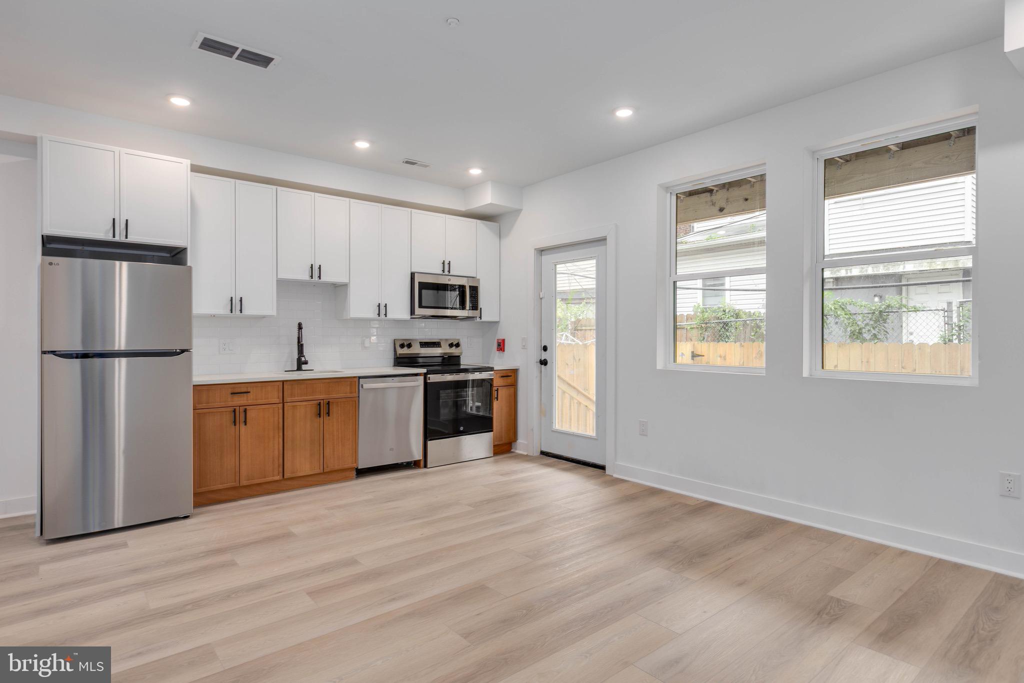 3962 PARRISH STREET 2