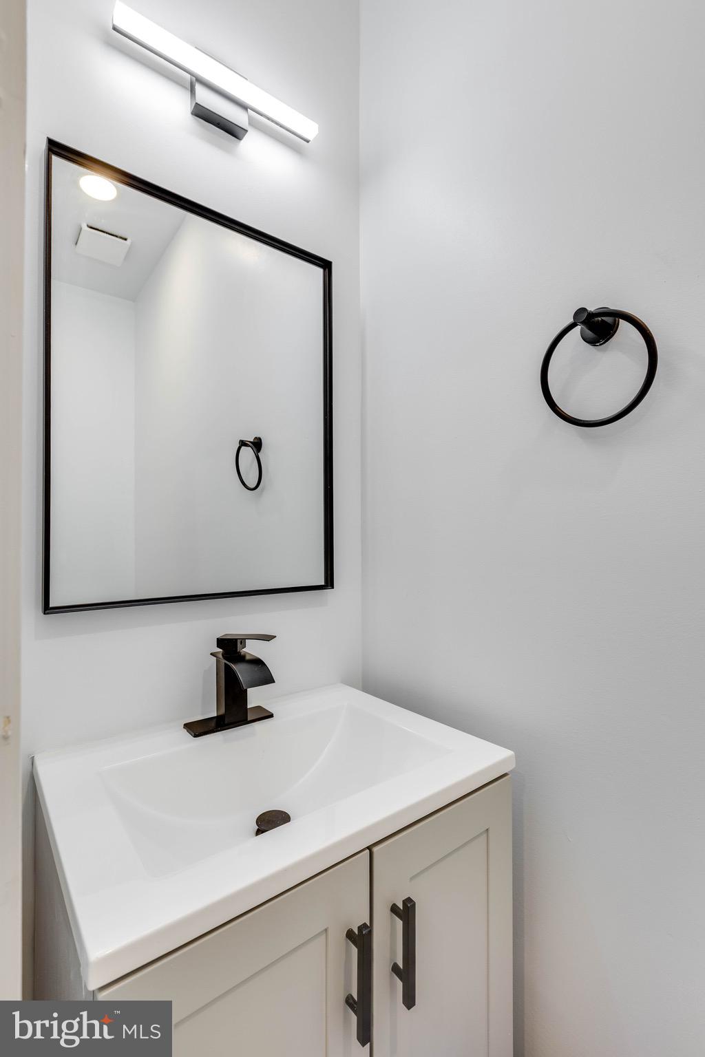 716 N SHEDWICK STREET 1