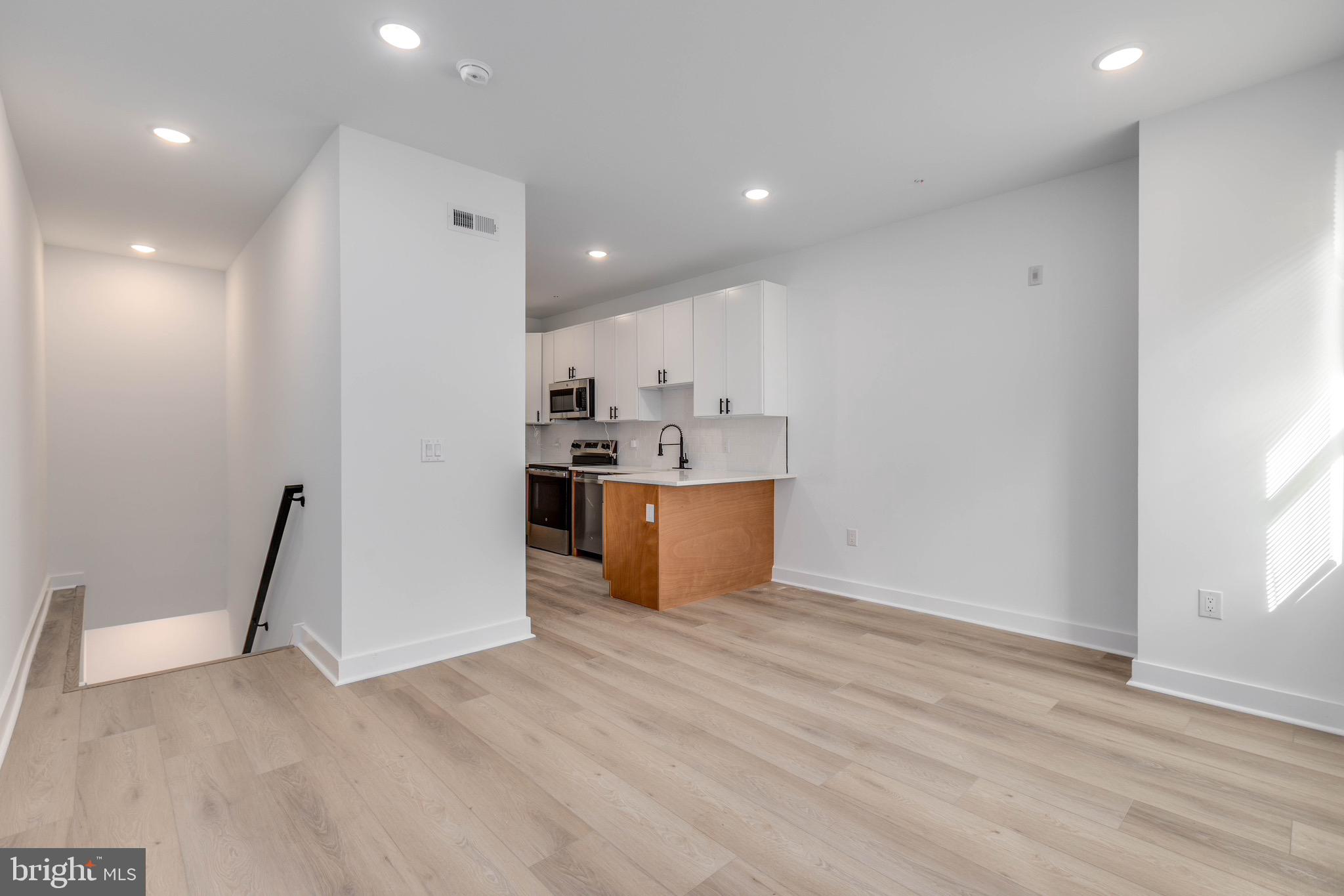 716 N SHEDWICK STREET 1