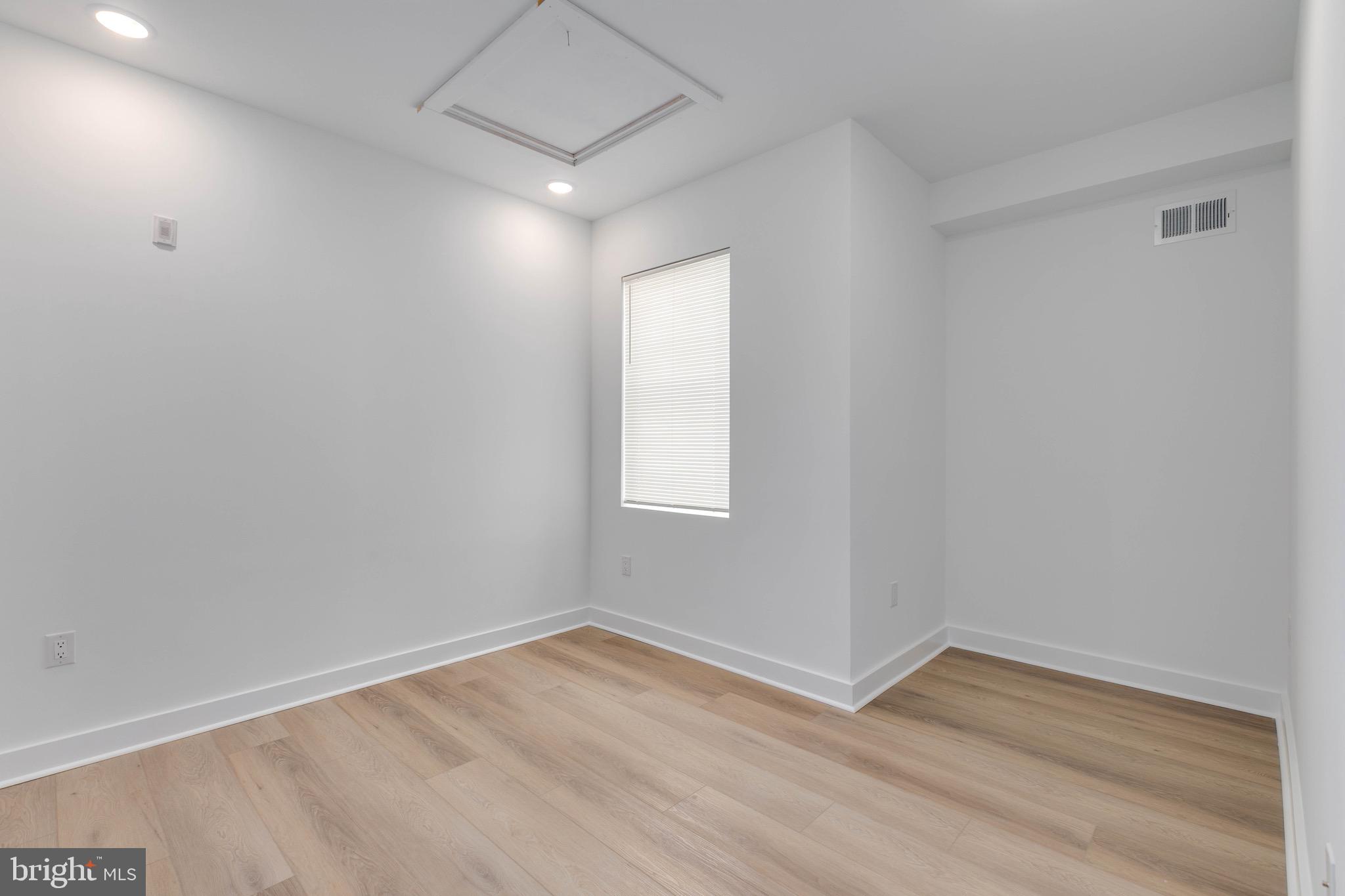 716 N SHEDWICK STREET 3