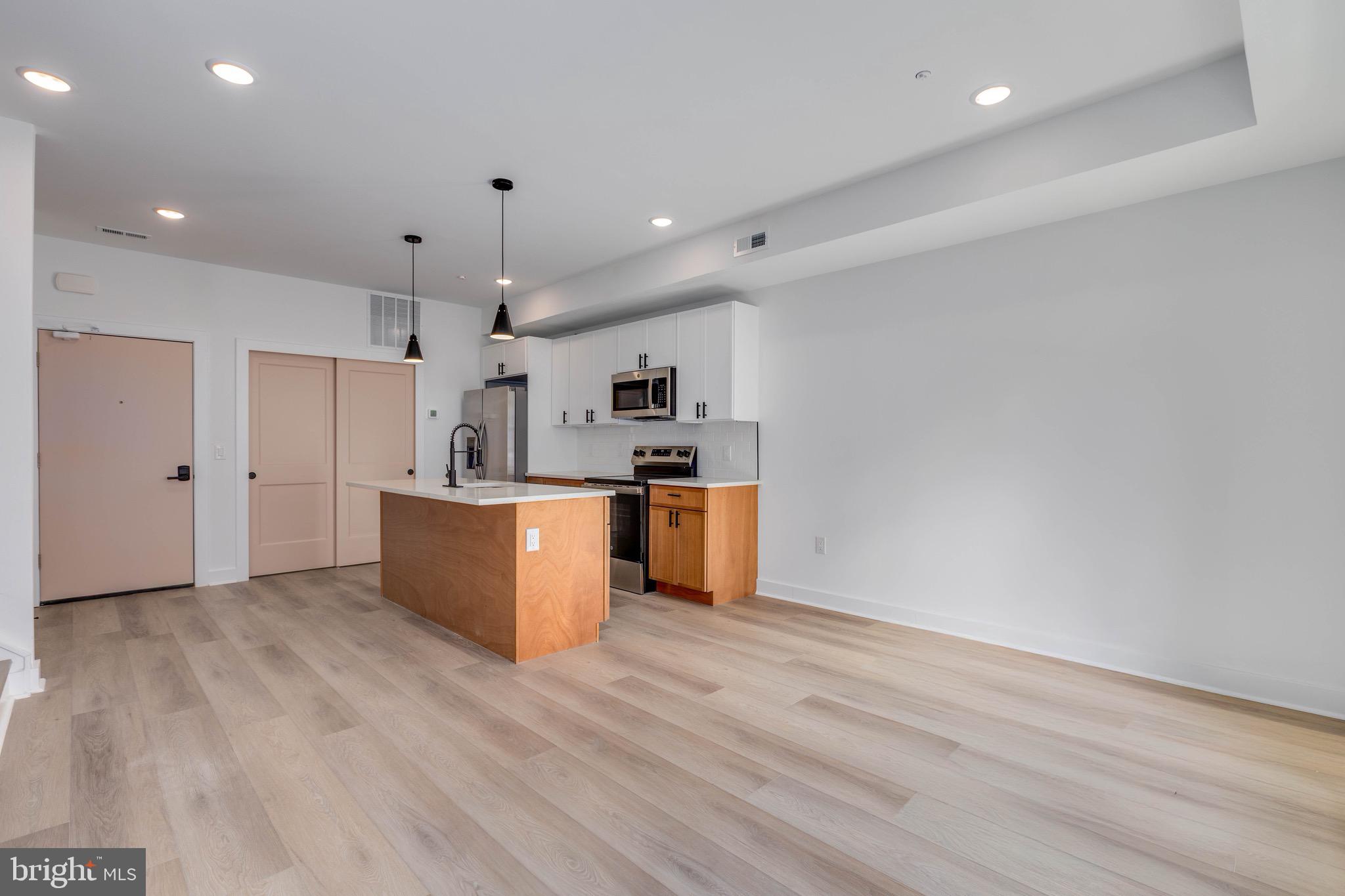 716 N SHEDWICK STREET 3