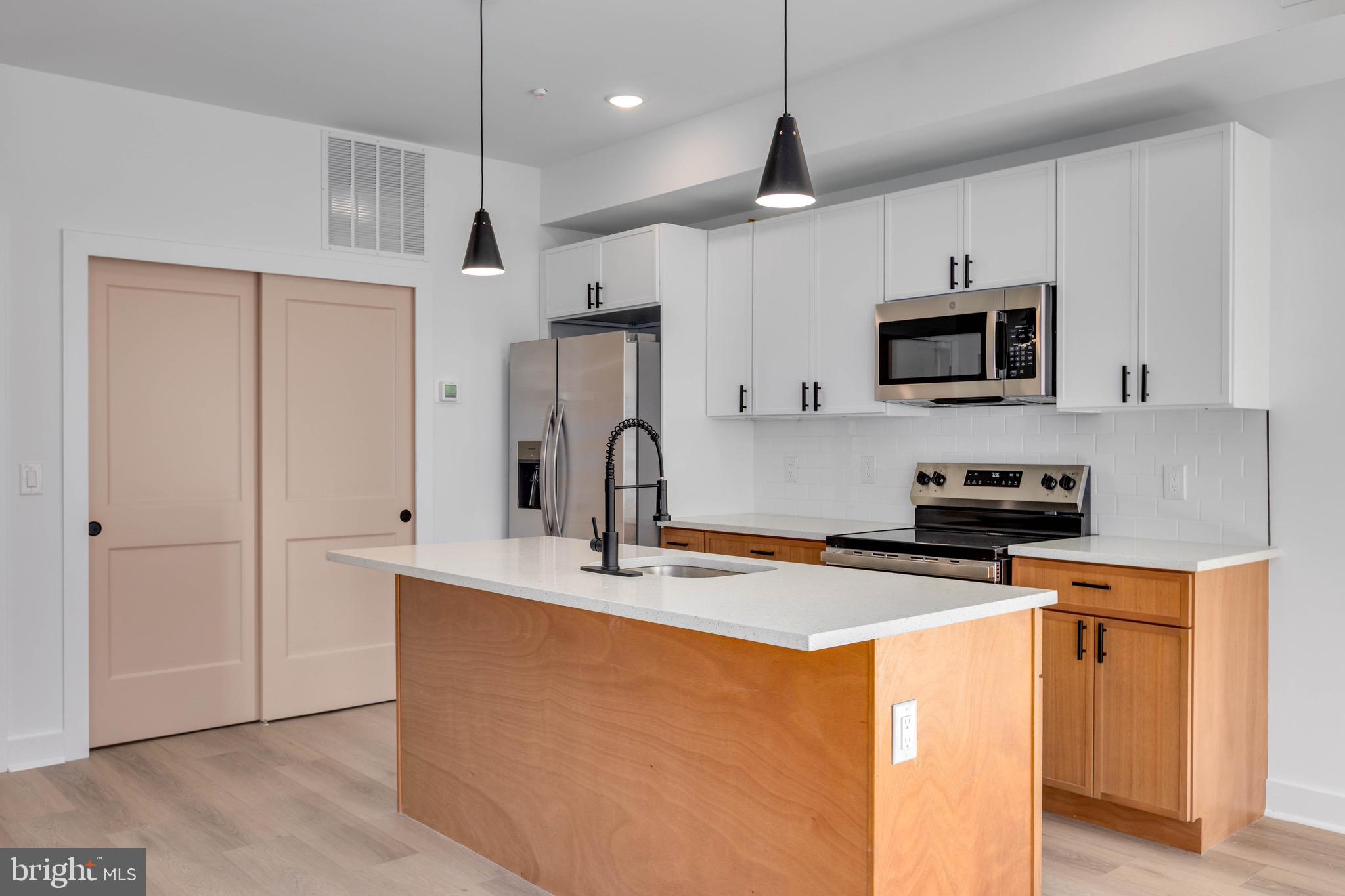 716 N SHEDWICK STREET 3