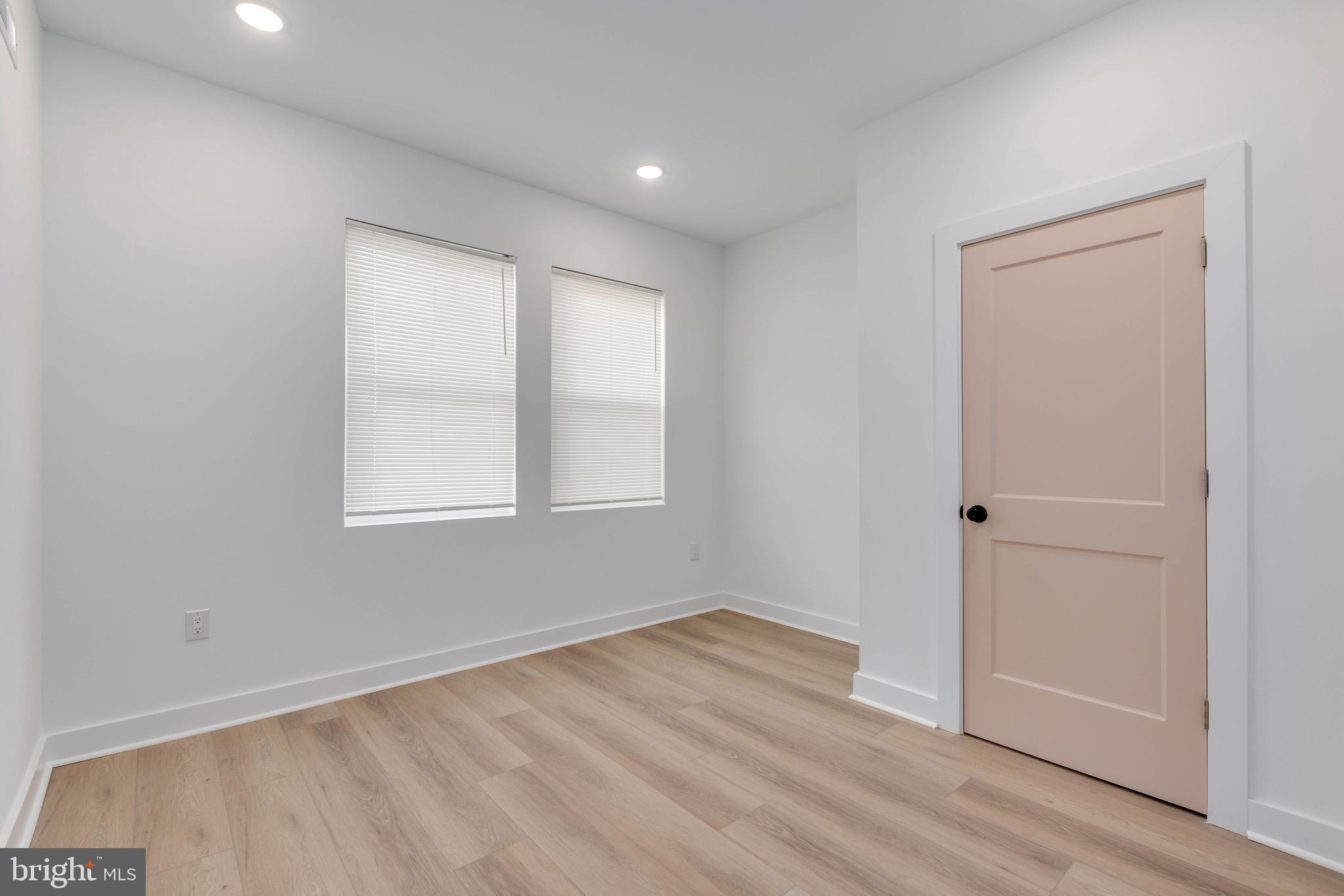 716 N SHEDWICK STREET 3