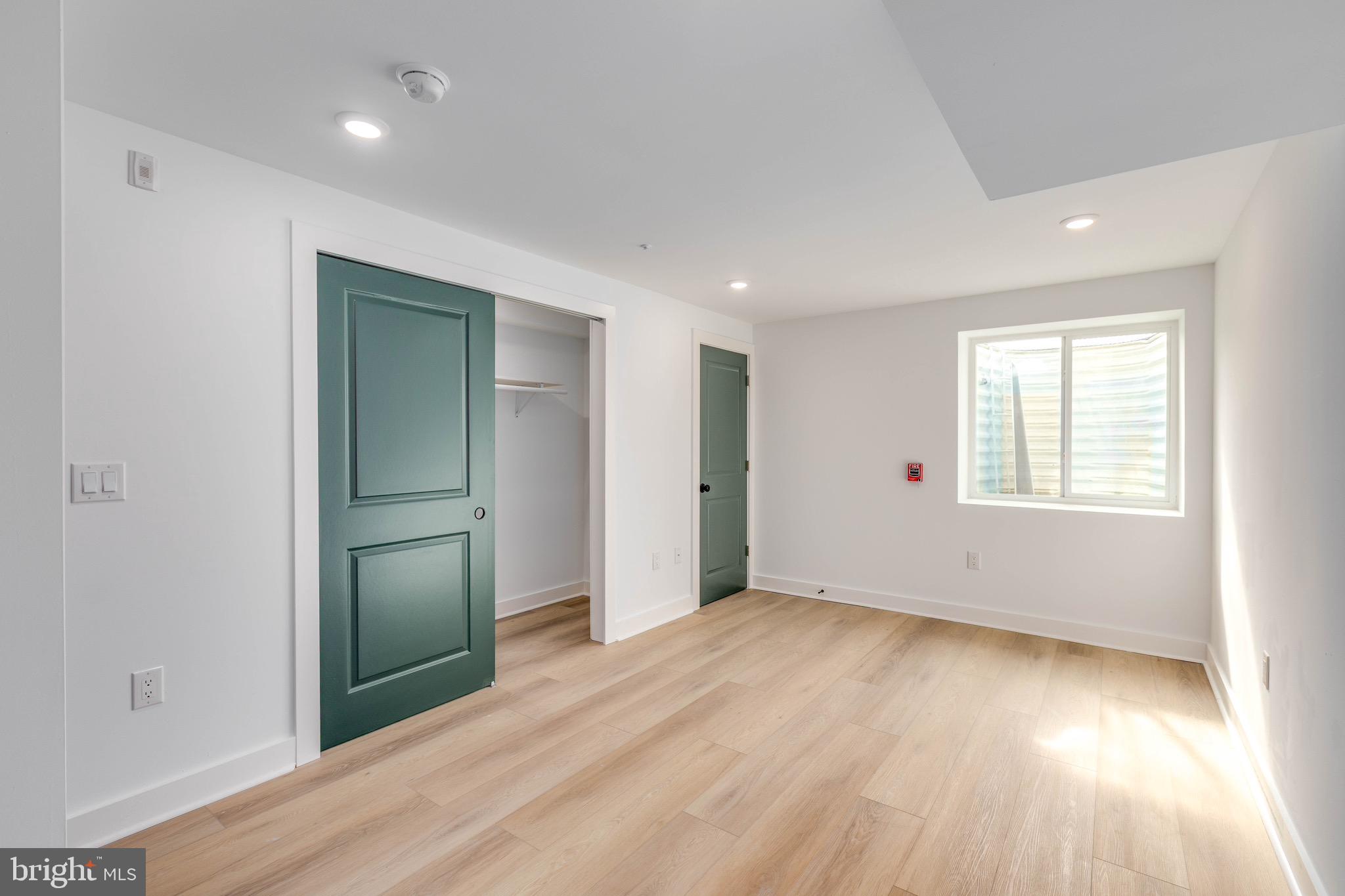 1221 W LEHIGH AVENUE 1