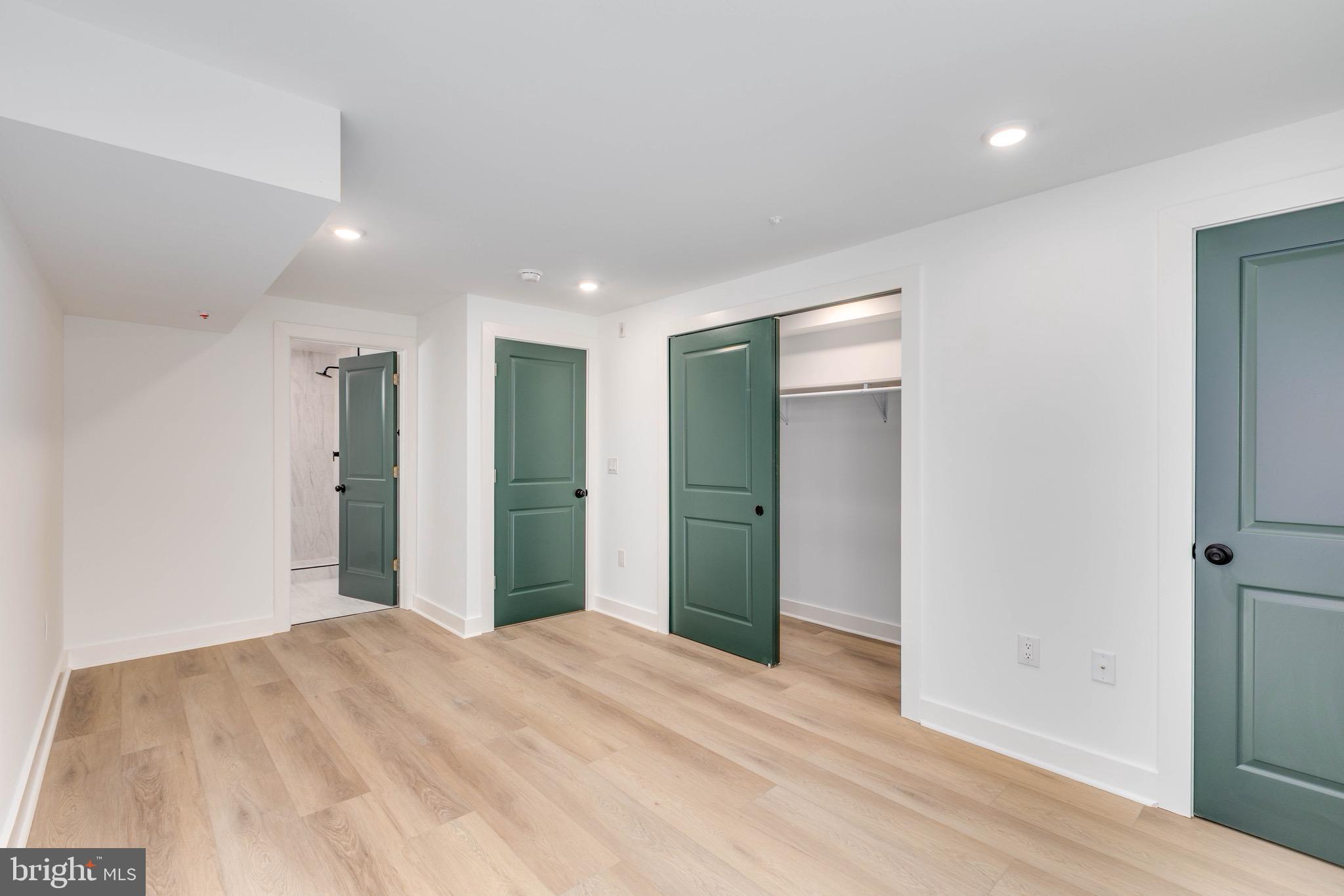 1221 W LEHIGH AVENUE 1